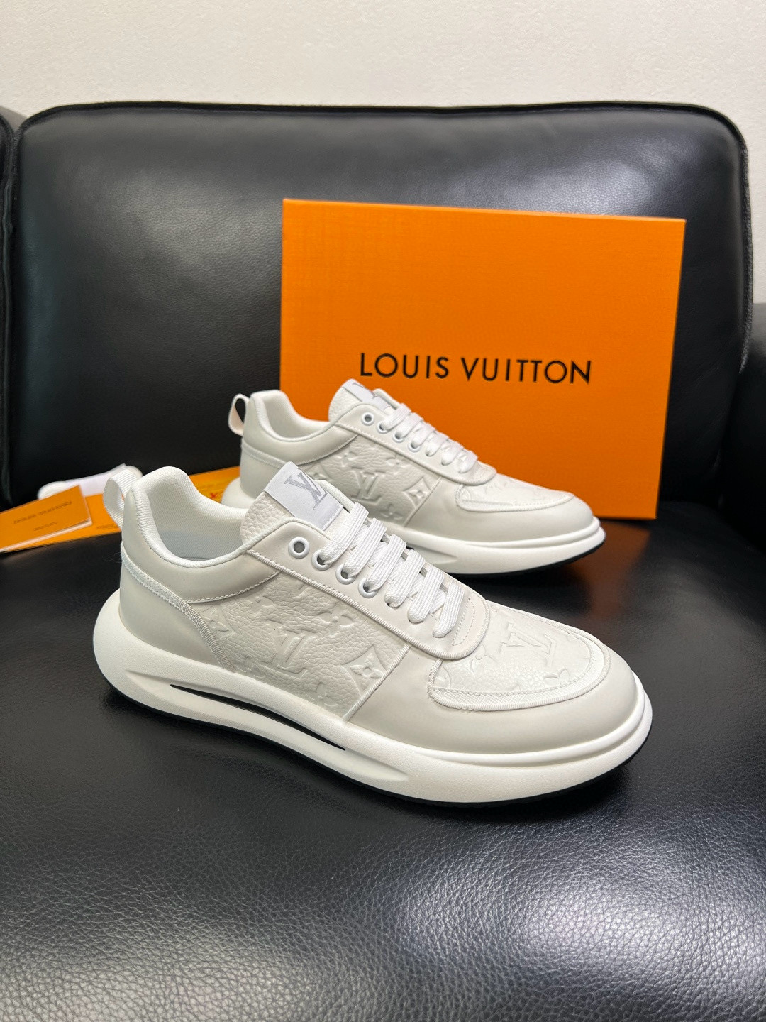 루이비통 Louis Vuitton 스니커즈