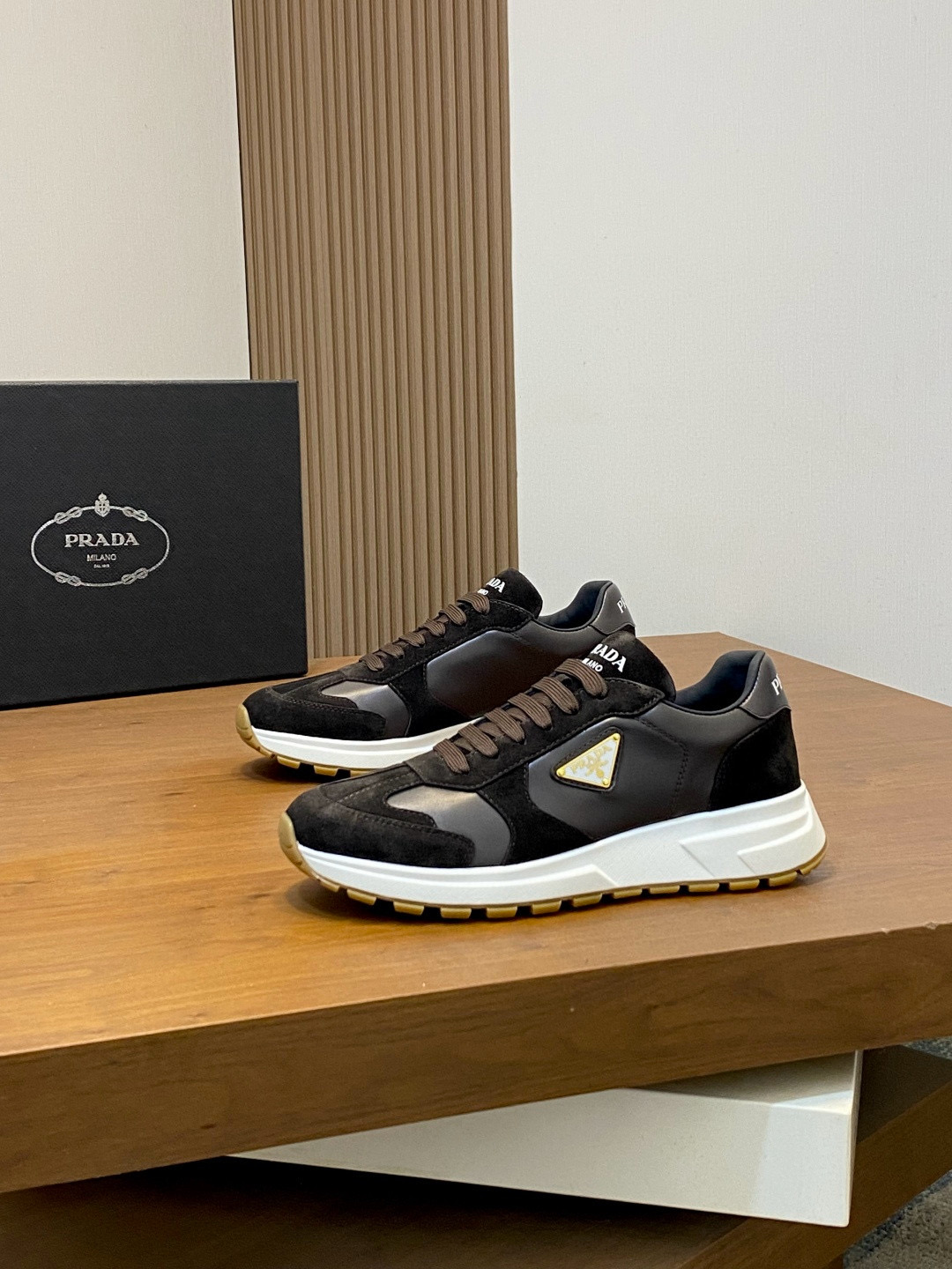 프라다 Prada 스니커즈