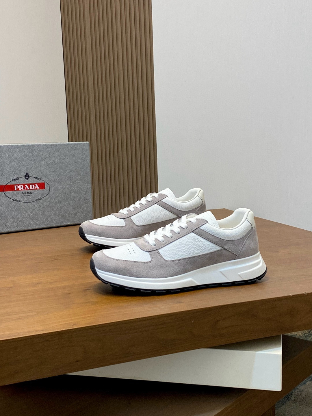 프라다 Prada 스니커즈