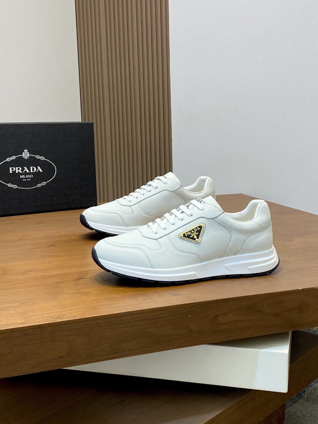 프라다 Prada 스니커즈