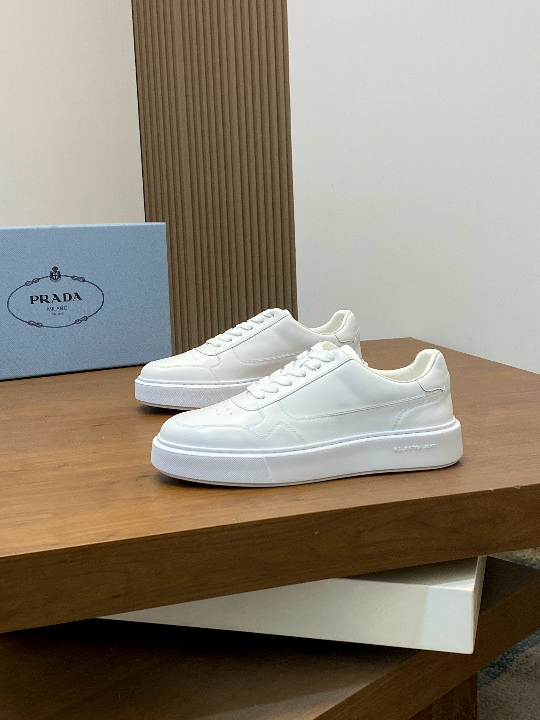 프라다 Prada 스니커즈