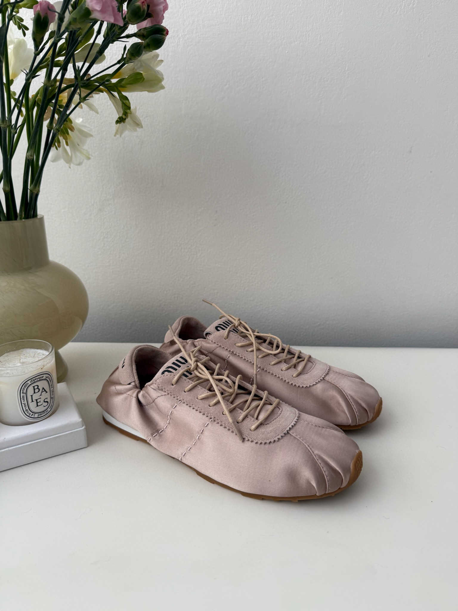 미우 미우 Miu Miu 스니커즈