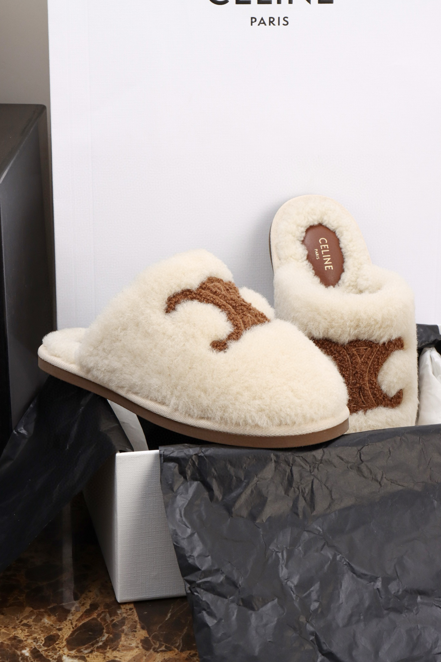 셀린느 Celine Georgia  슬라이드 셔링 베이지