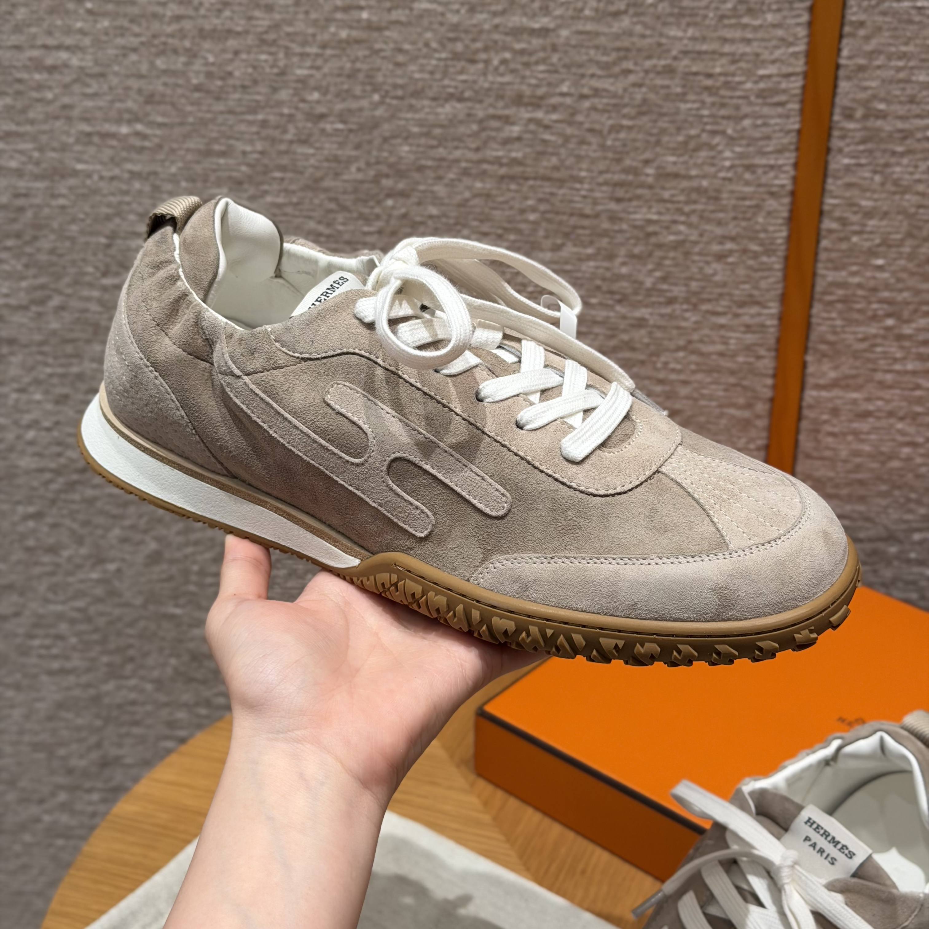 에르메스 Hermes 617 Jet Sneakers Suede&Sand color