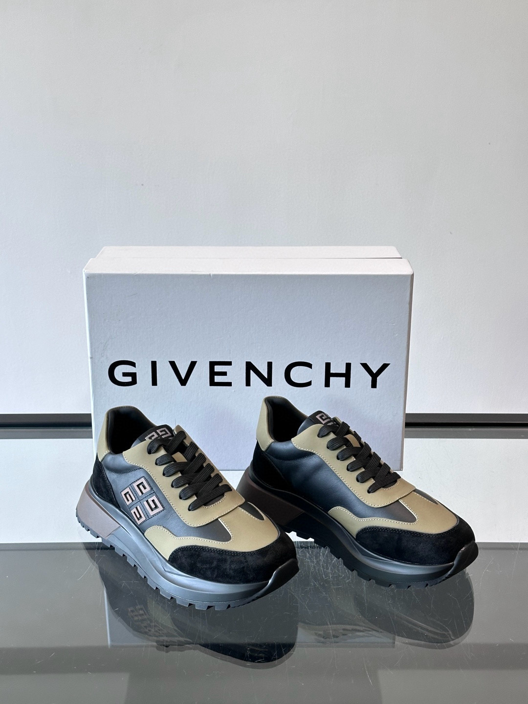 지방시 Givenchy 스니커즈