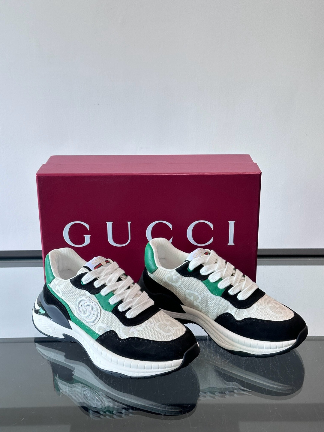 구찌 Gucci 스니커즈