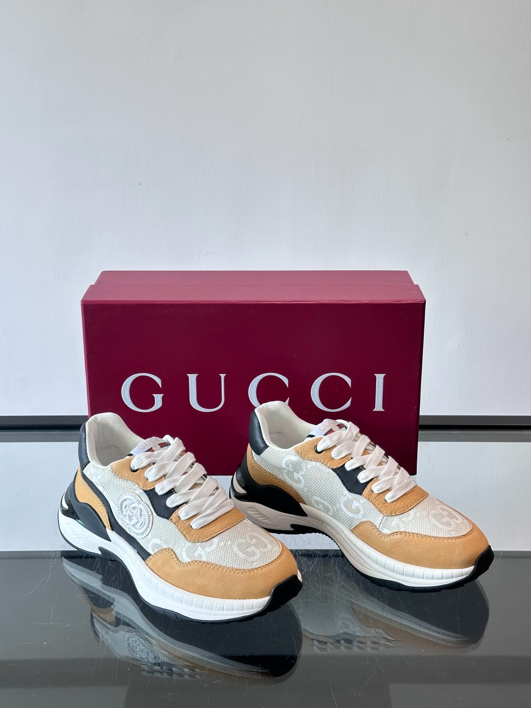구찌 Gucci 스니커즈