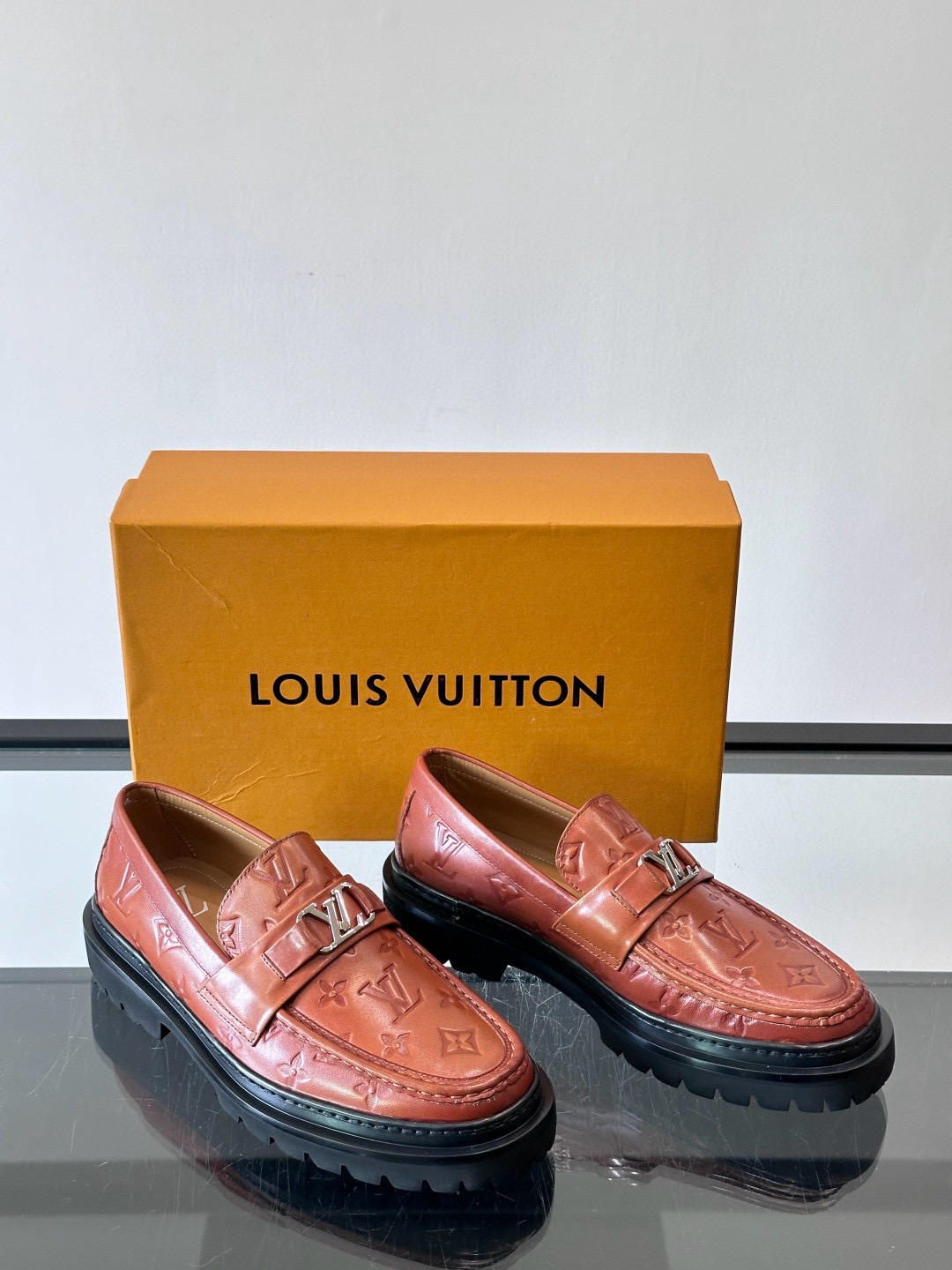 루이비통 Louis Vuitton Monogram 로퍼 슈즈