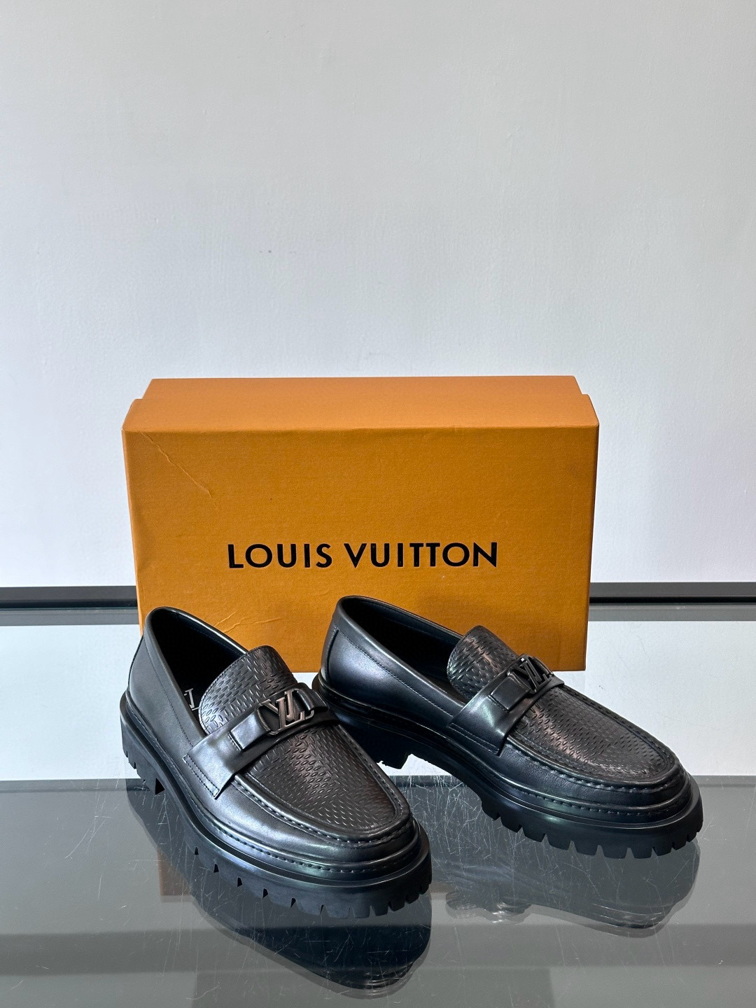 루이비통 Louis Vuitton Monogram 로퍼 슈즈