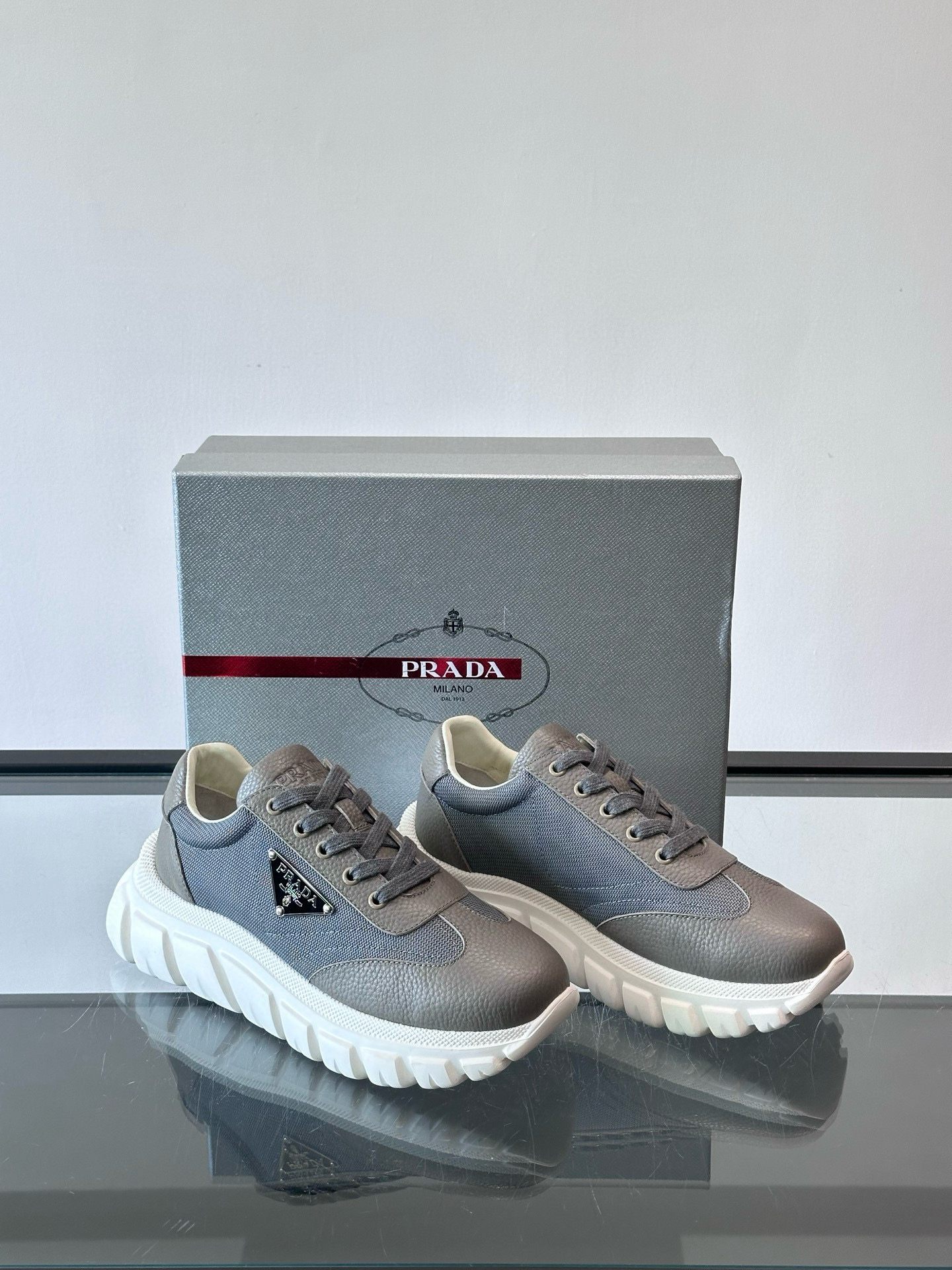 프라다 Prada 스니커즈