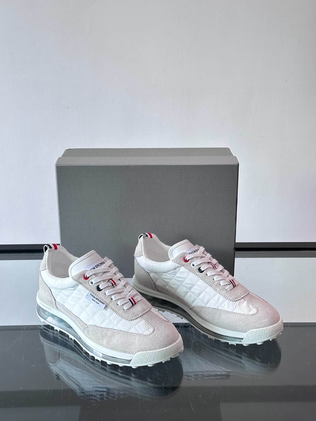 톰브라운 Thom Browne 스니커즈