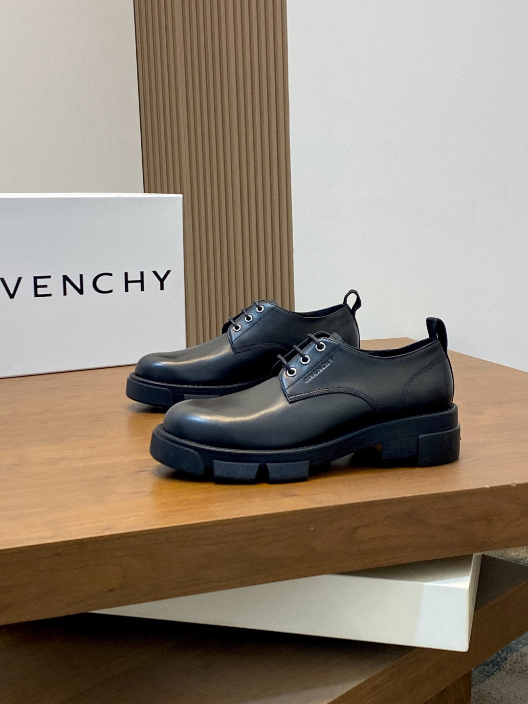 지방시 Givenchy Show 스니커즈