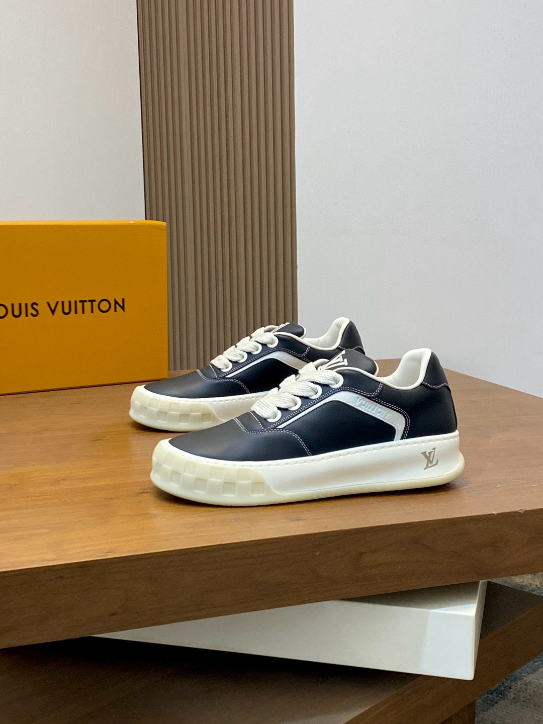 루이비통 Louis Vuitton 스니커즈