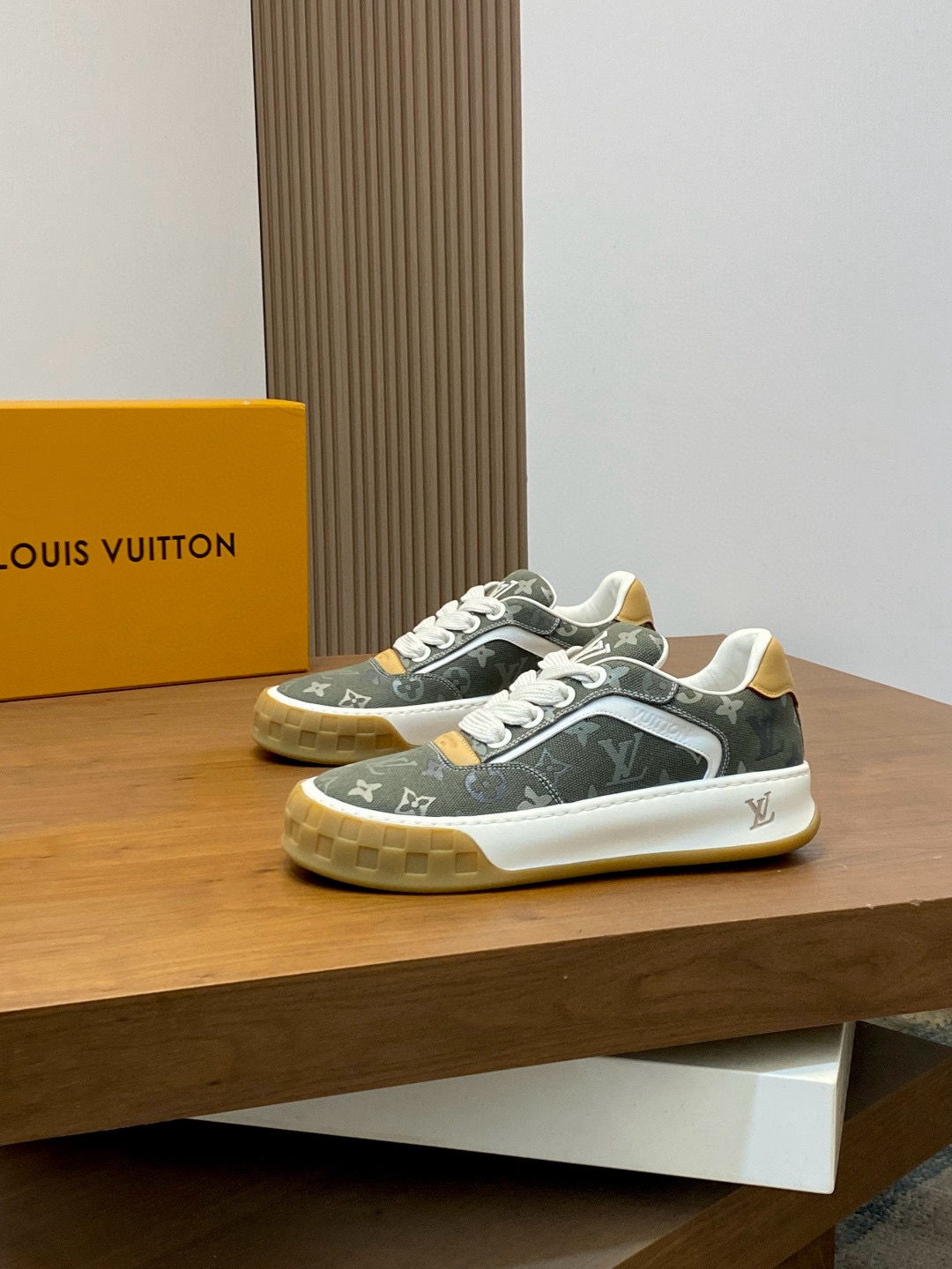 루이비통 Louis Vuitton 스니커즈