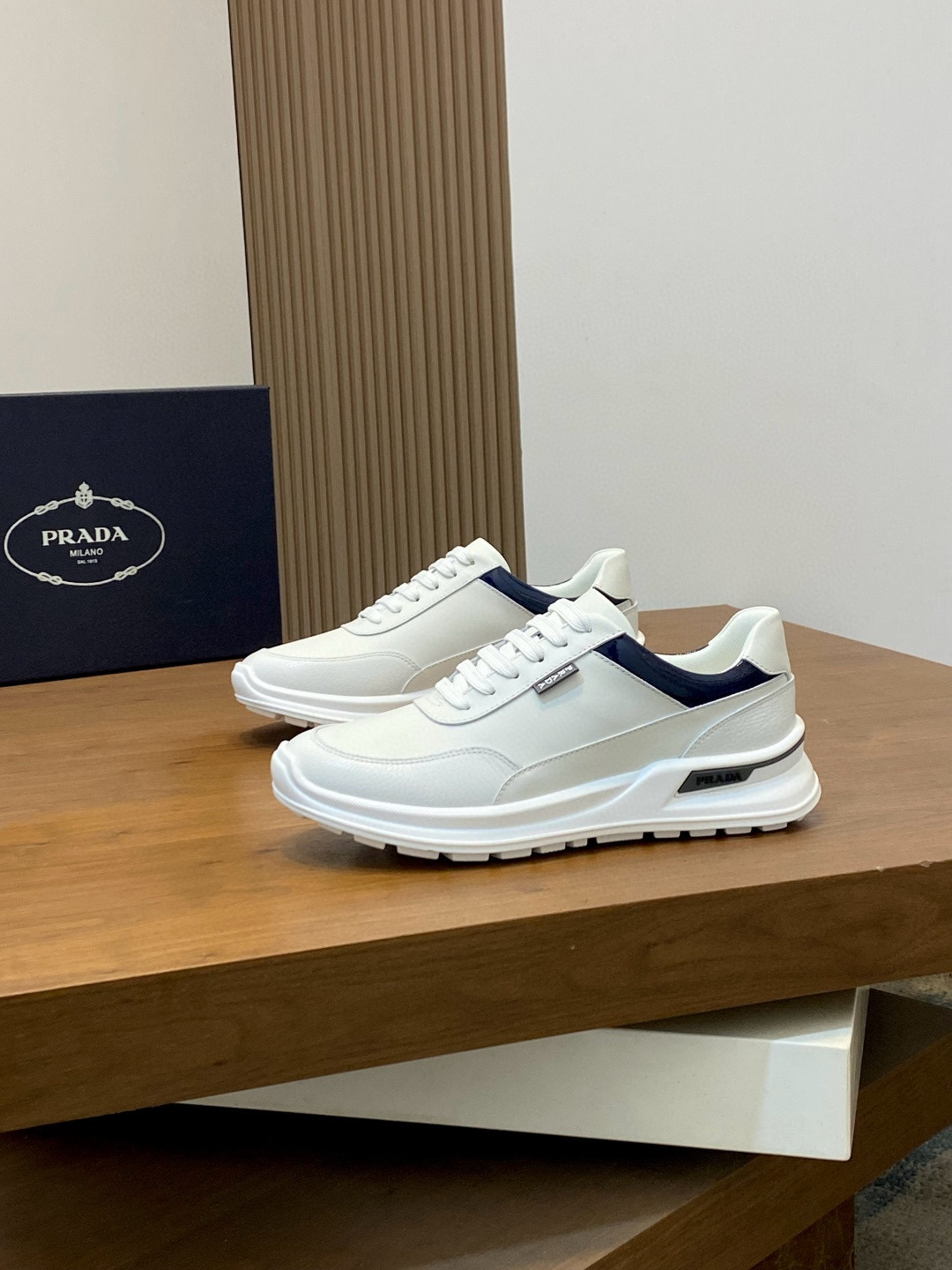 프라다 Prada Downtown 스니커즈 White