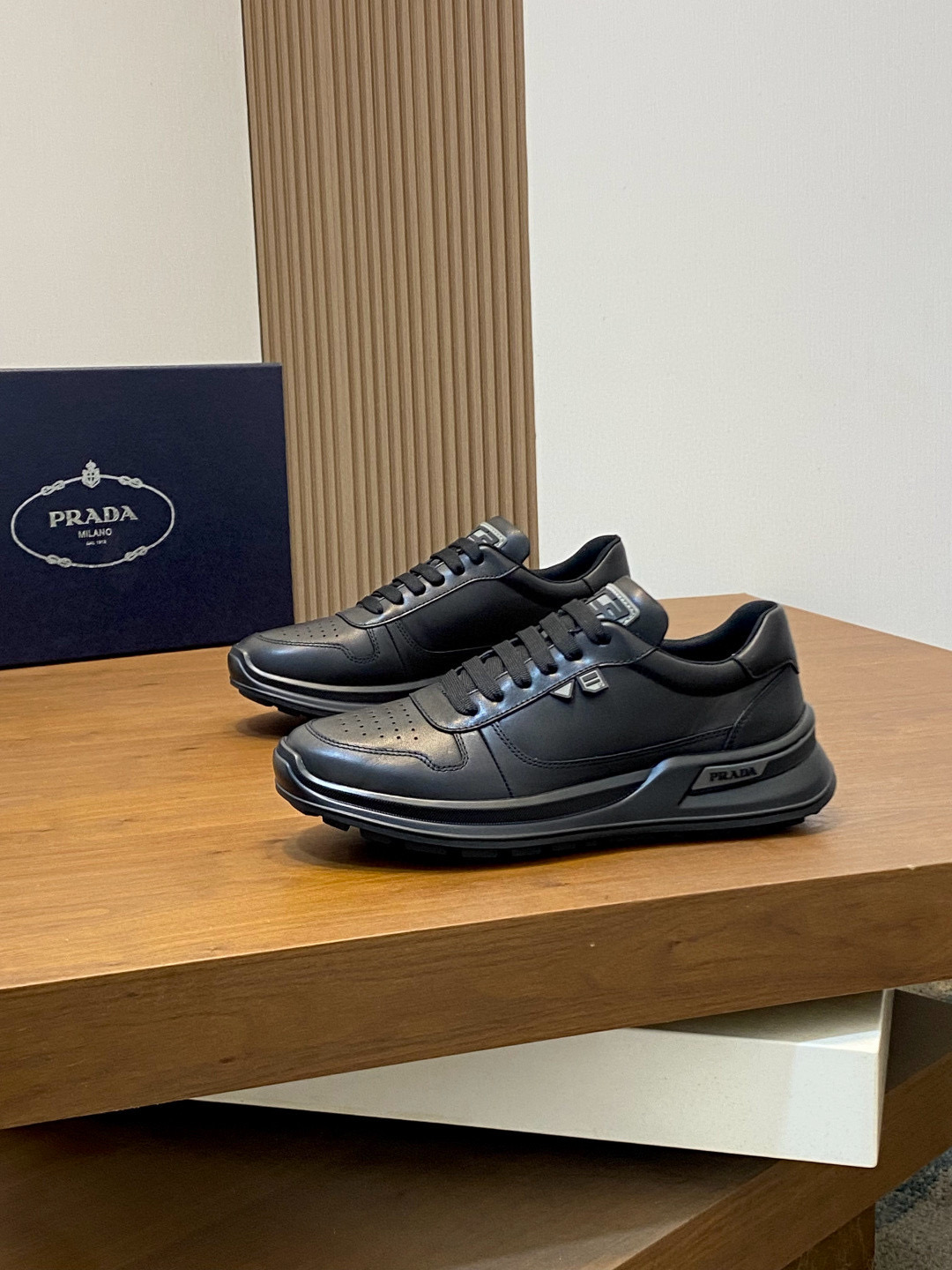 프라다 Prada Downtown 스니커즈 Black