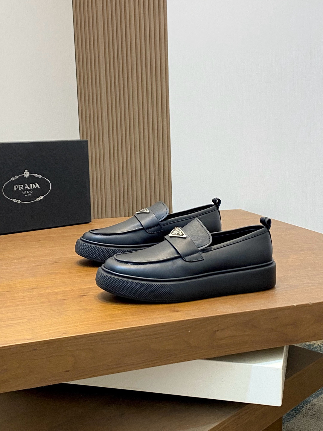 프라다 Prada 스니커즈