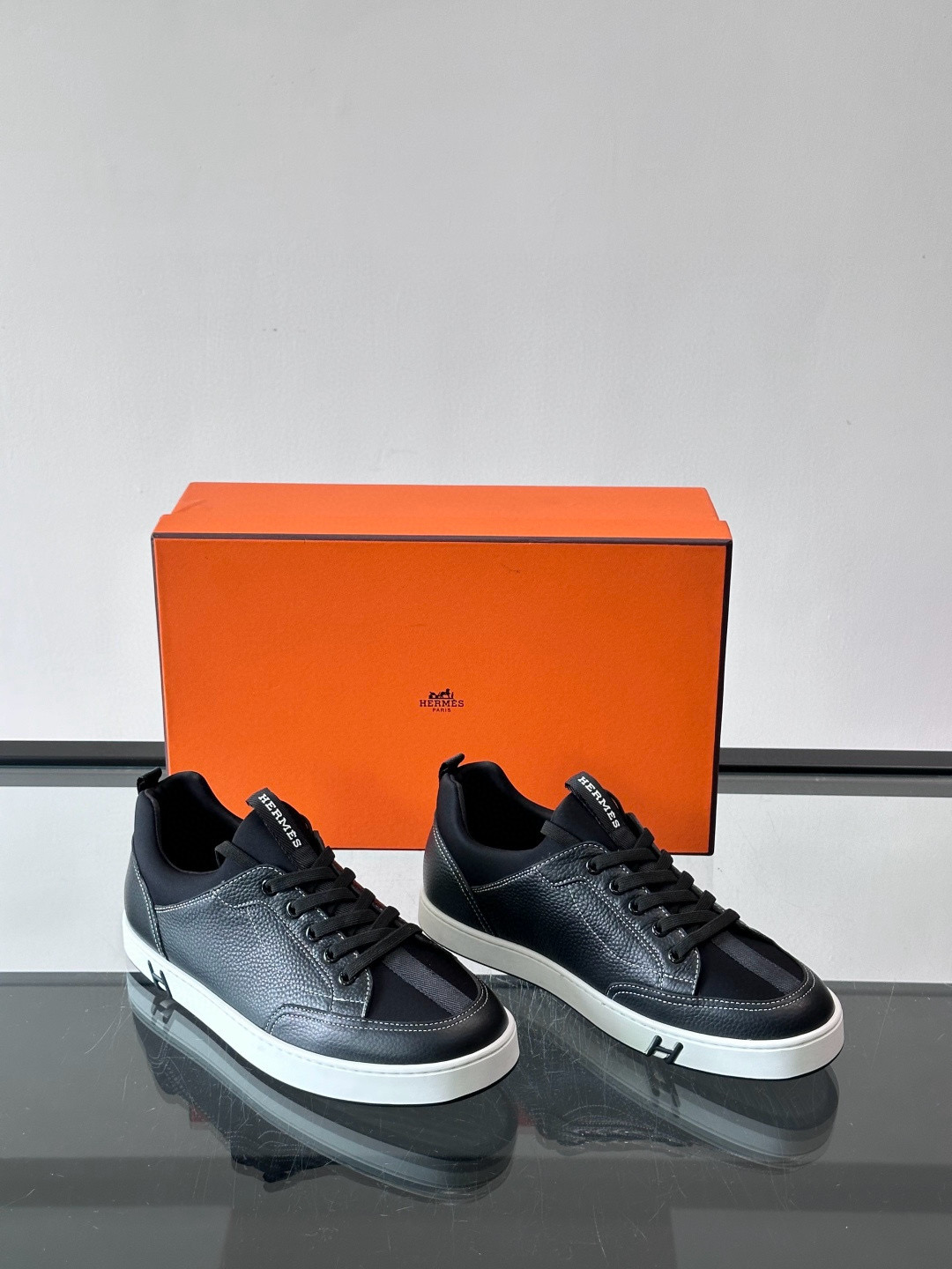 에르메스 Hermes 스니커즈