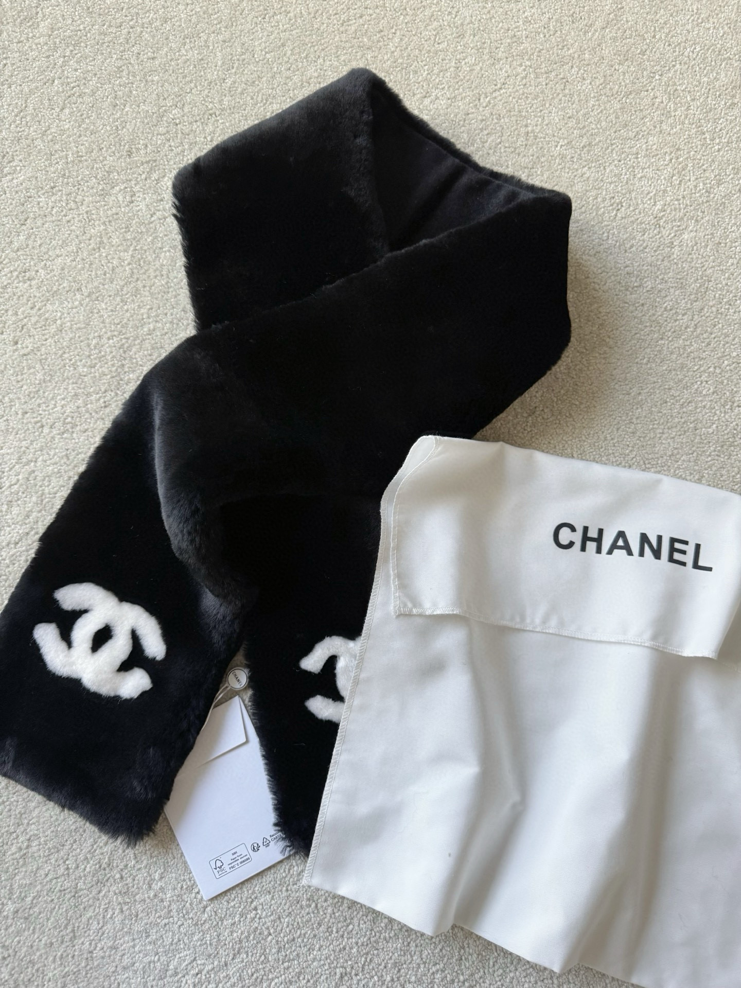 샤넬 CHANEL Muffler Shearling 머플러 Black
