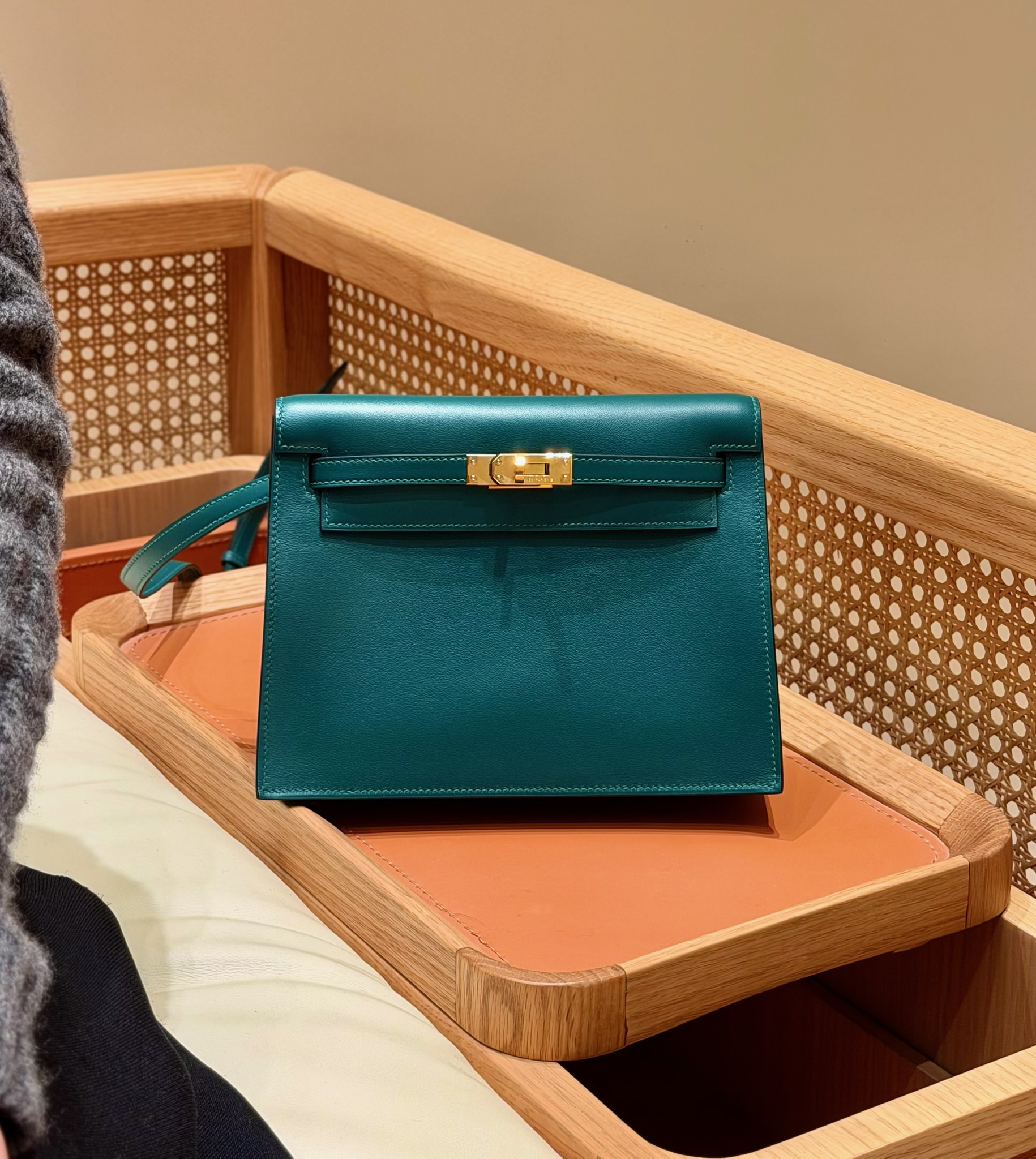에르메스 Hermes Kelly danse 22cm Swift W0 Vert Bosphore/gold
