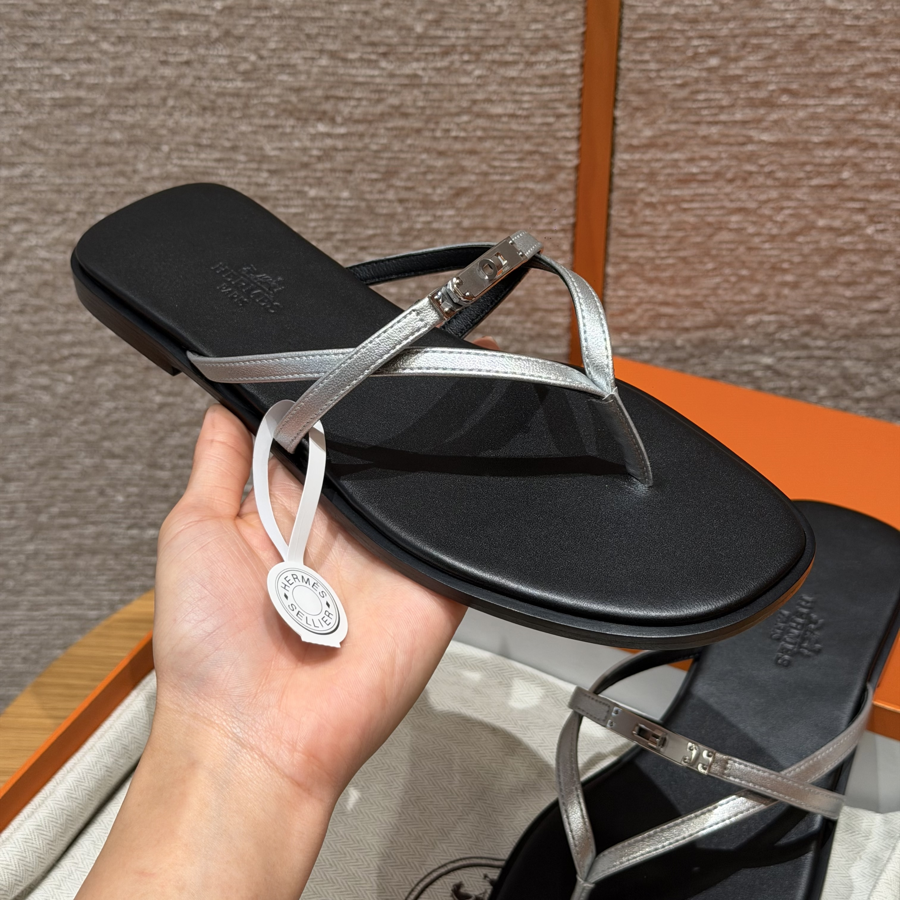 에르메스 Hermes 627 Miss sandal Cowhide&silvery