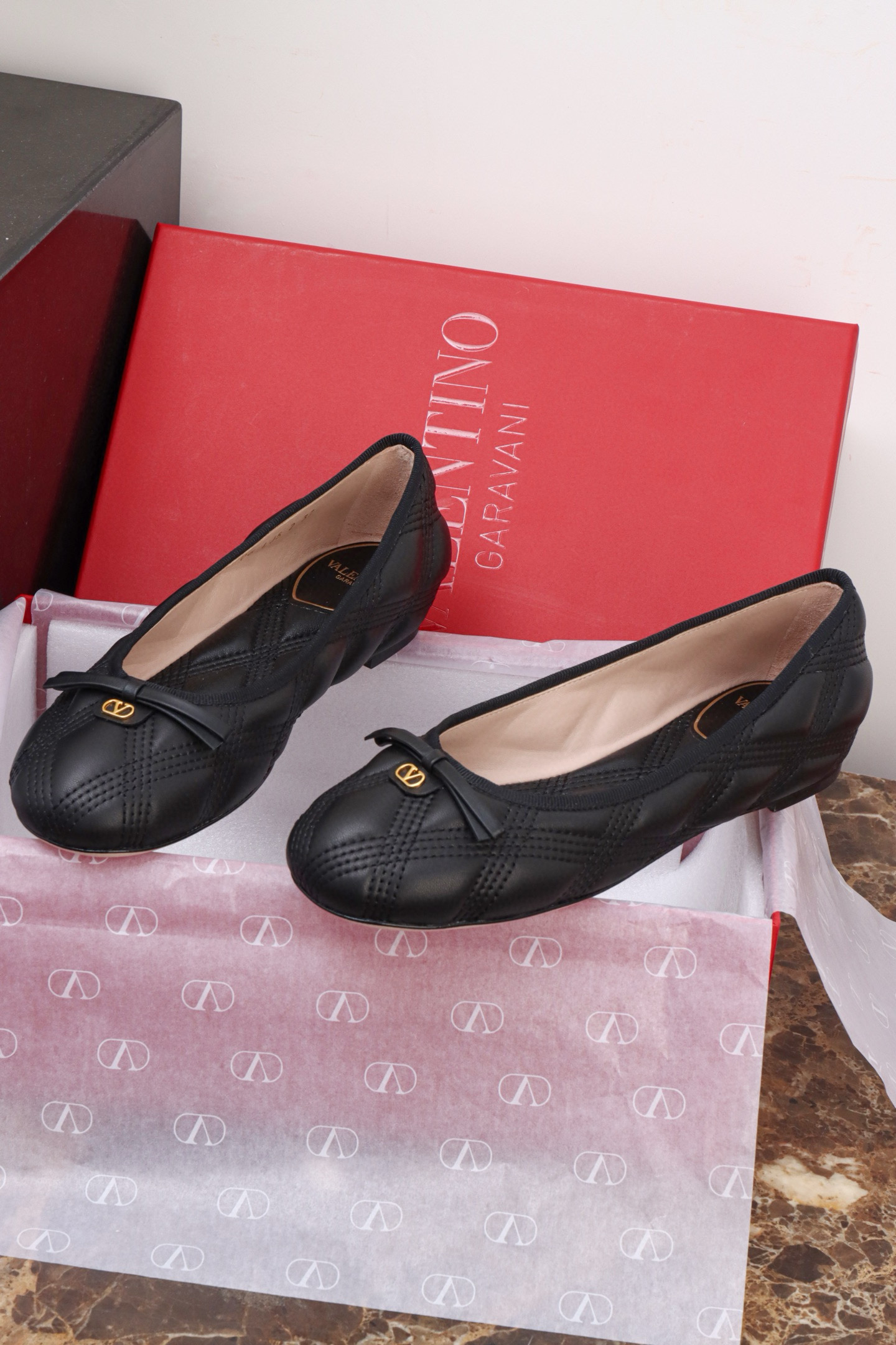 발렌티노 Valentino Quiltie 67 Ballet Flat Black