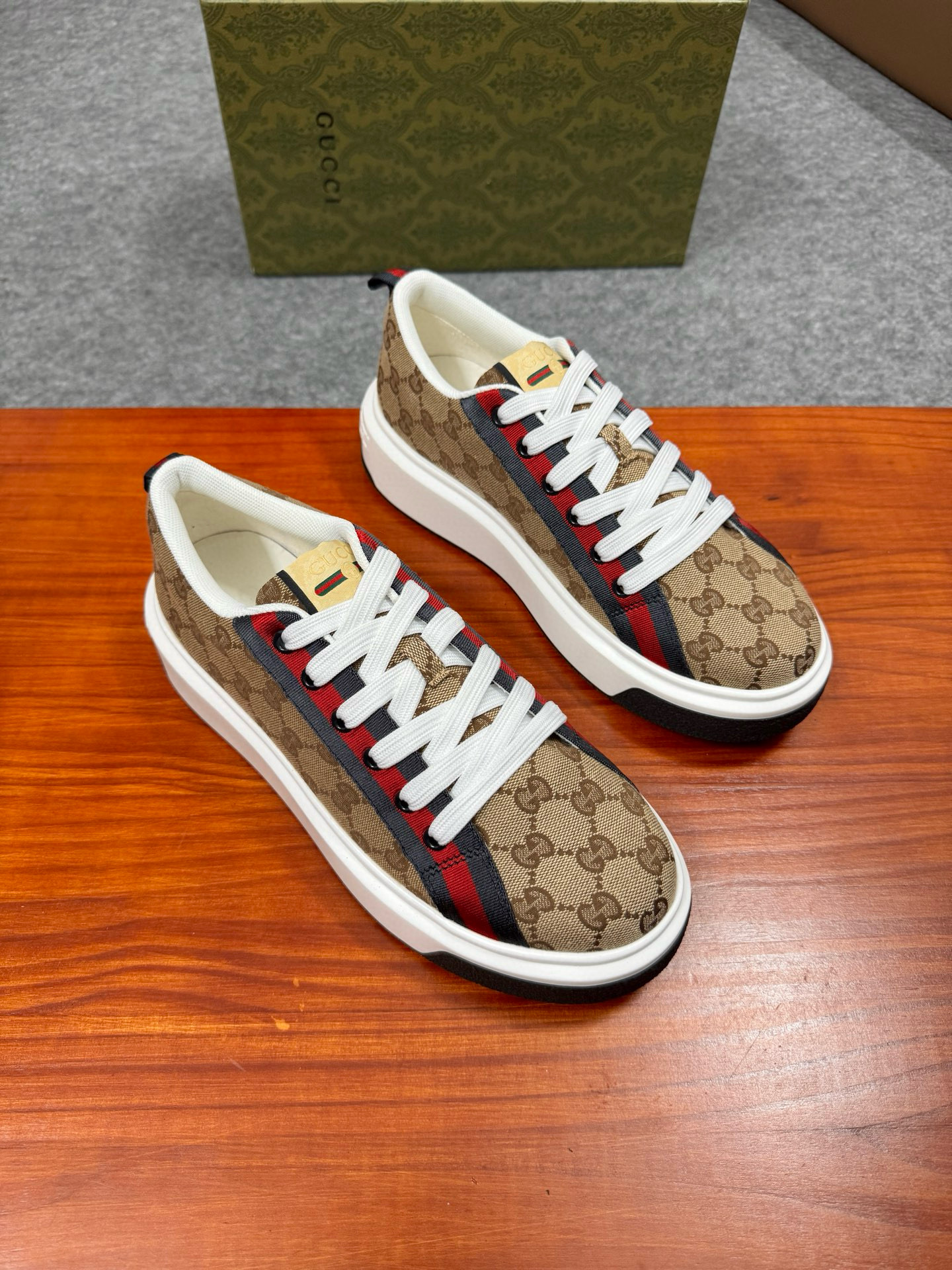 구찌 Gucci 스니커즈