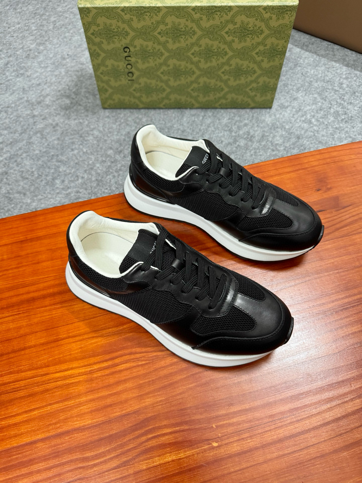 구찌 Gucci 스니커즈