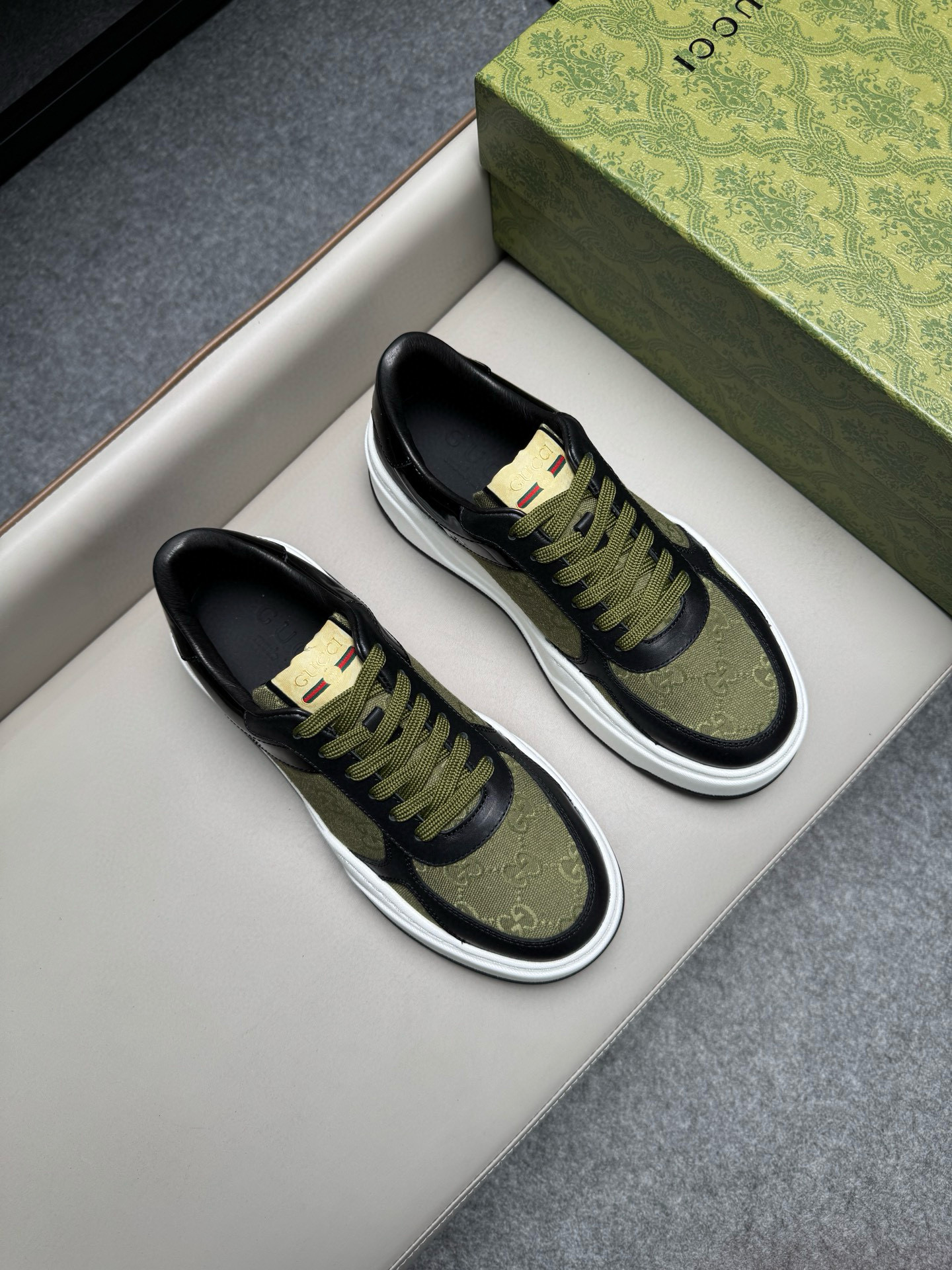 구찌 Gucci 스니커즈
