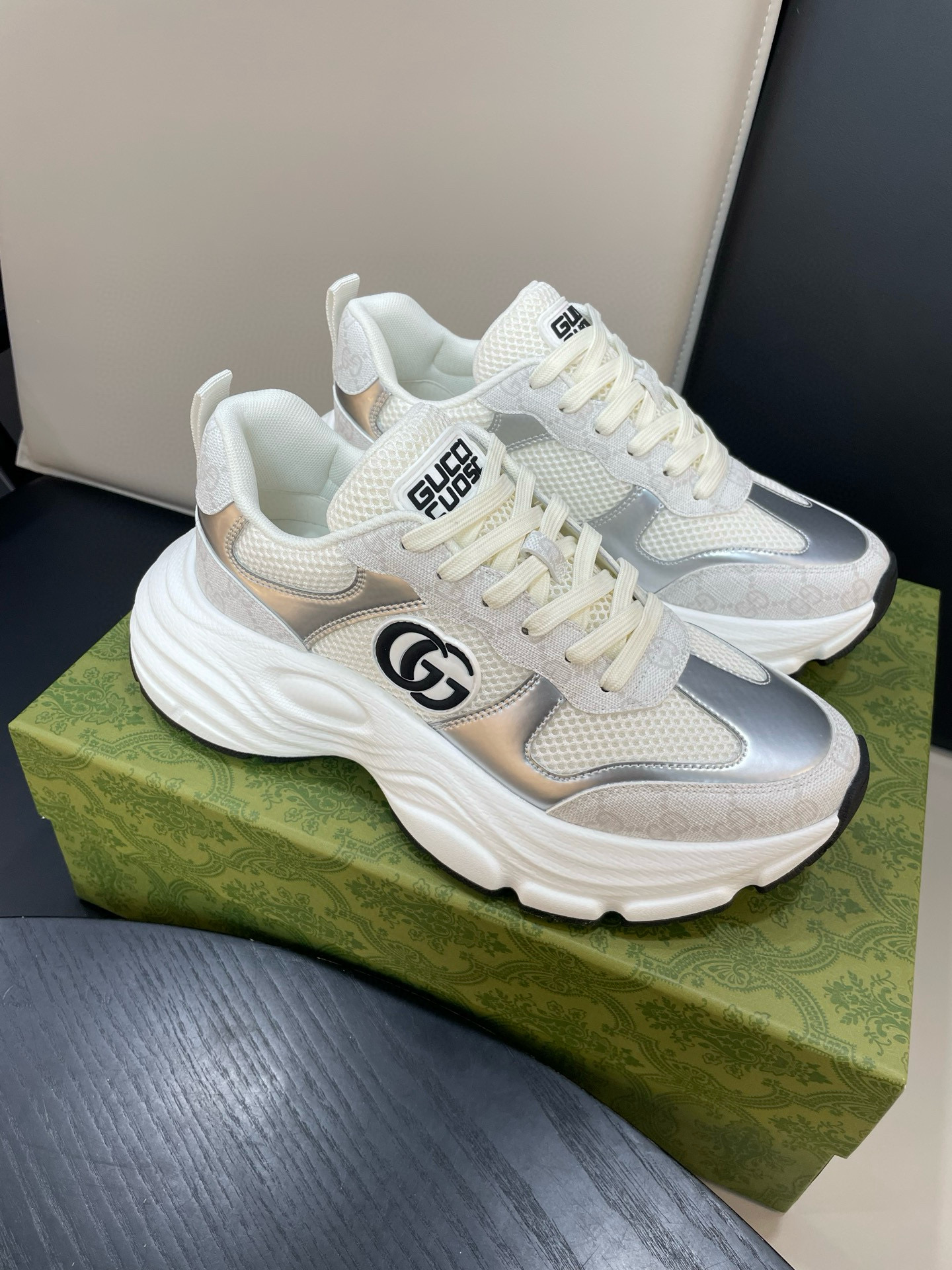 구찌 Gucci 스니커즈