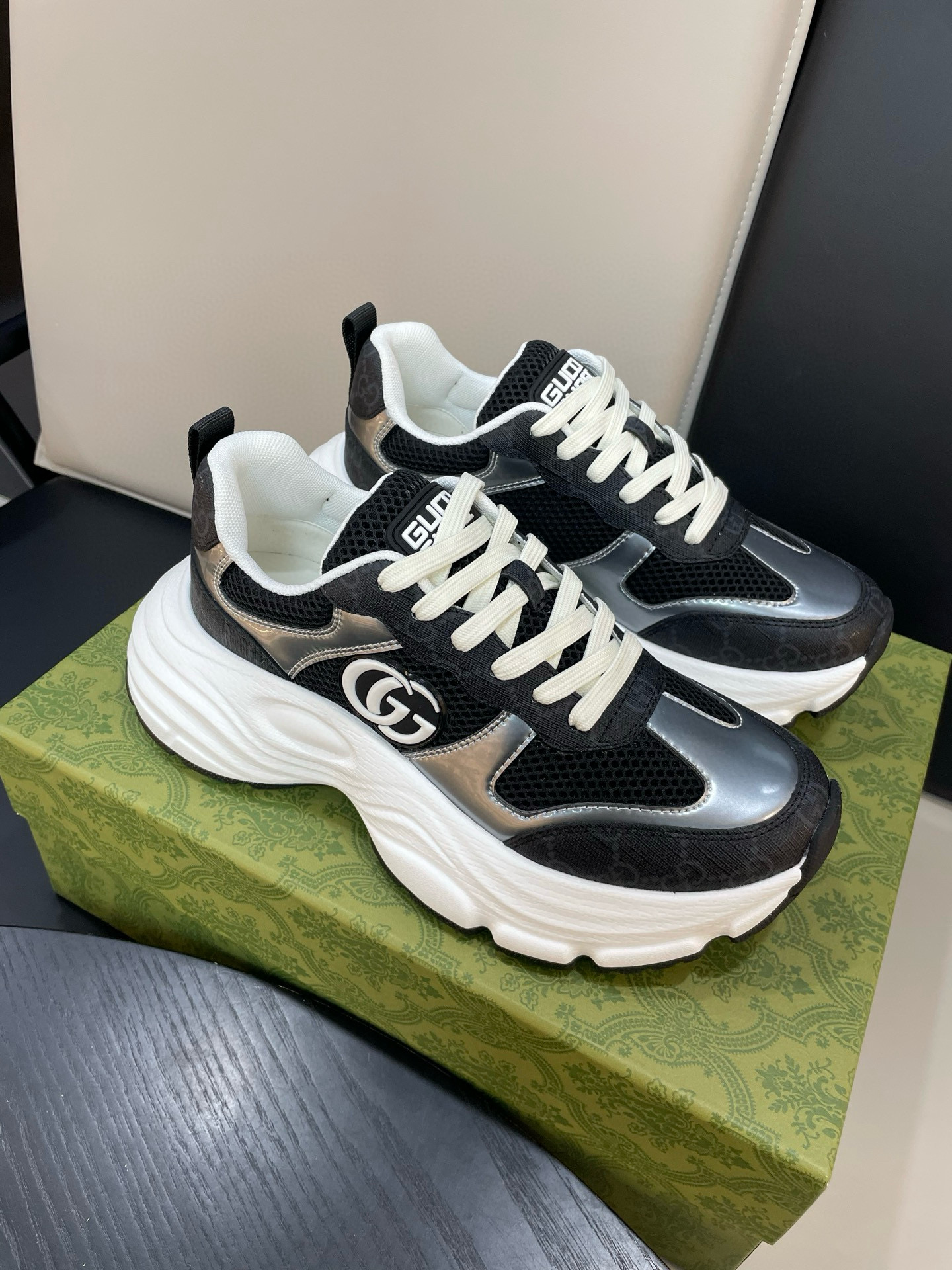 구찌 Gucci 스니커즈