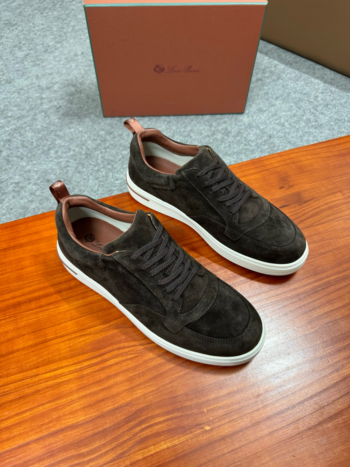 로로피아나 Loro Piana Newport Walk 스니커즈