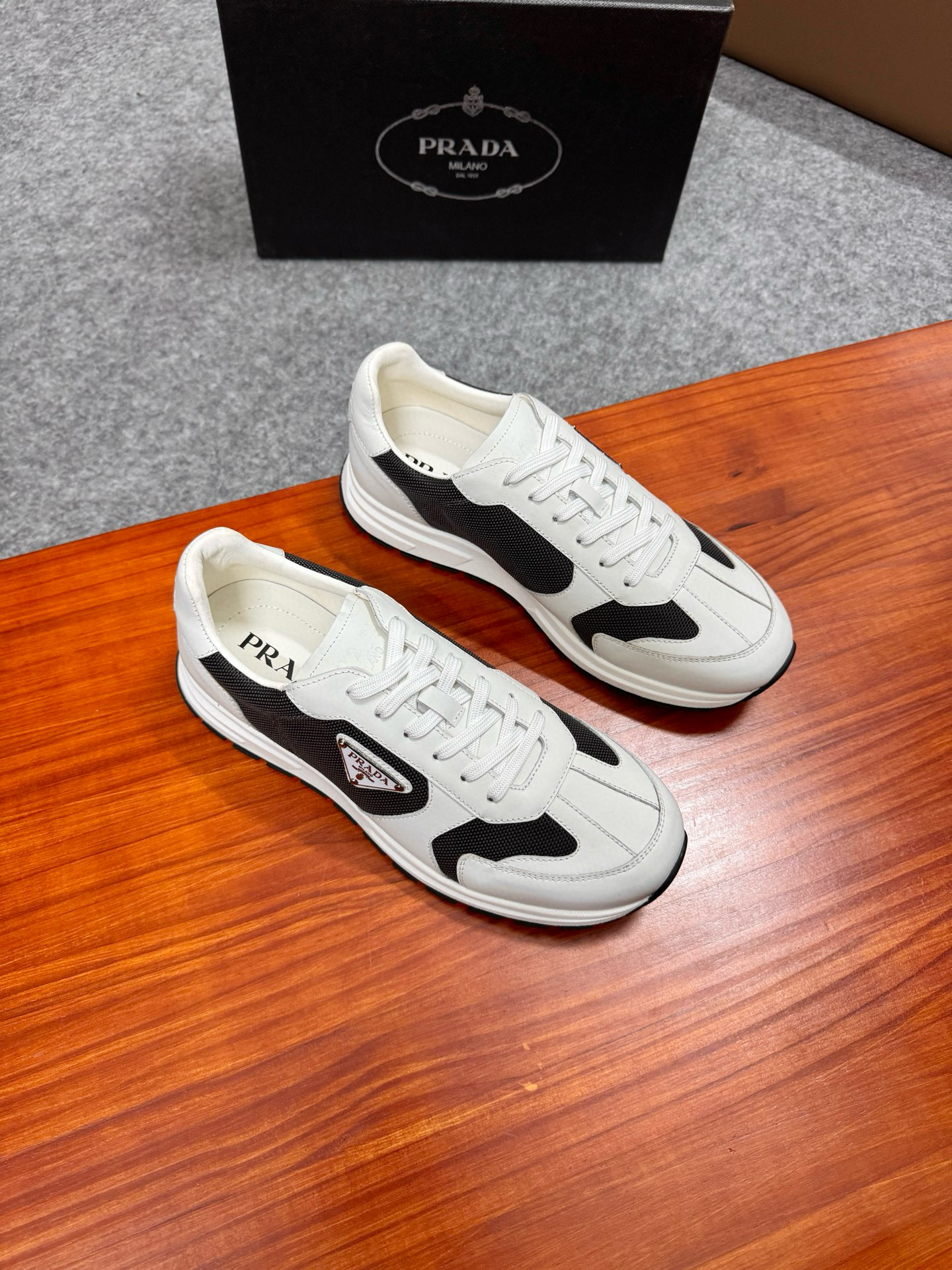 프라다 Prada Prax 스니커즈