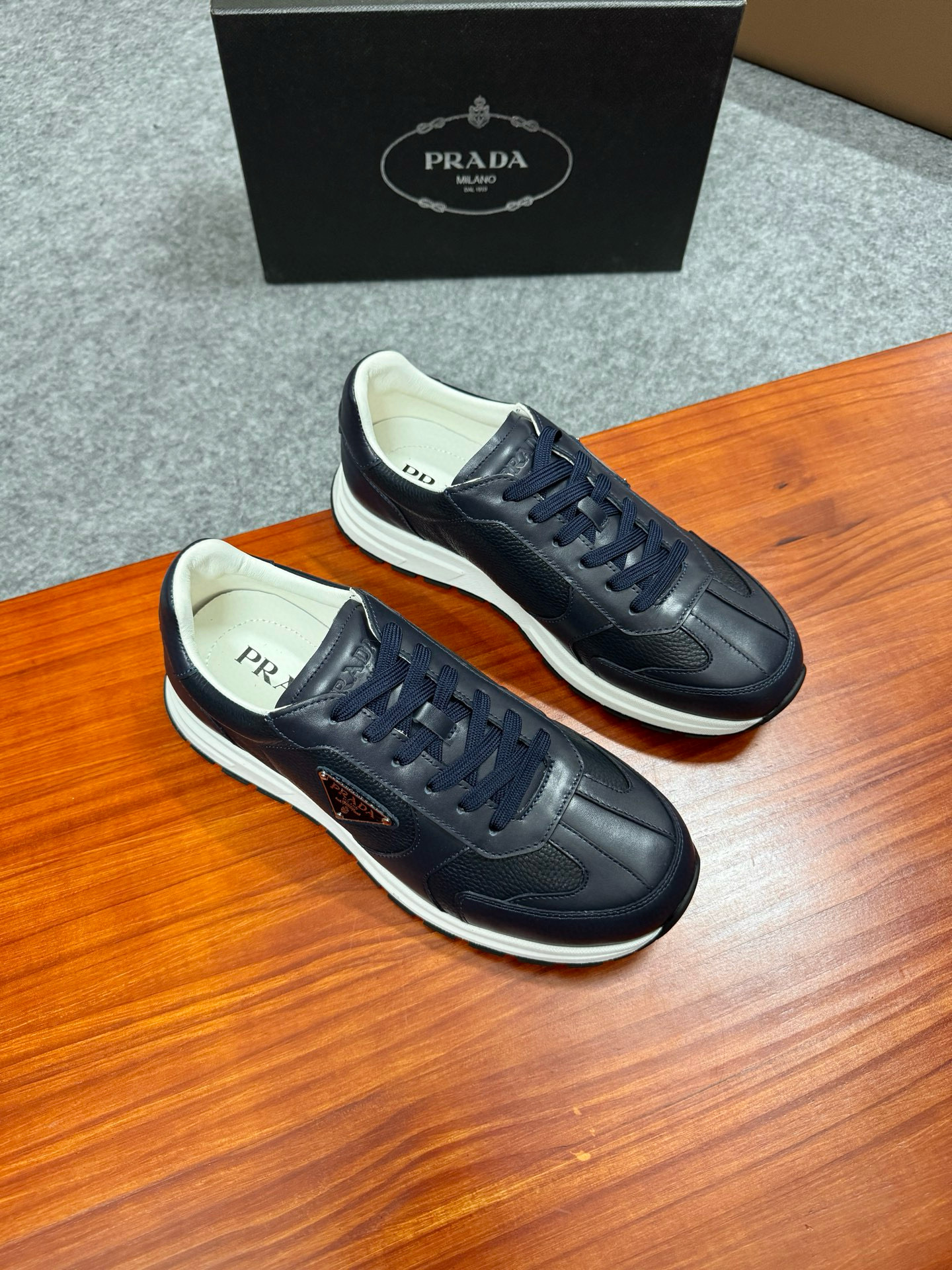 프라다 Prada Prax 스니커즈