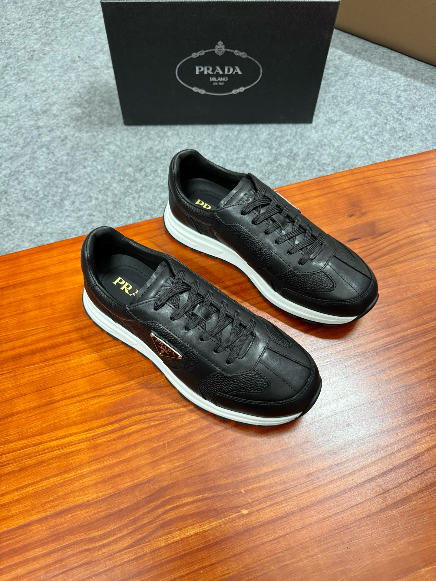 프라다 Prada Prax 스니커즈