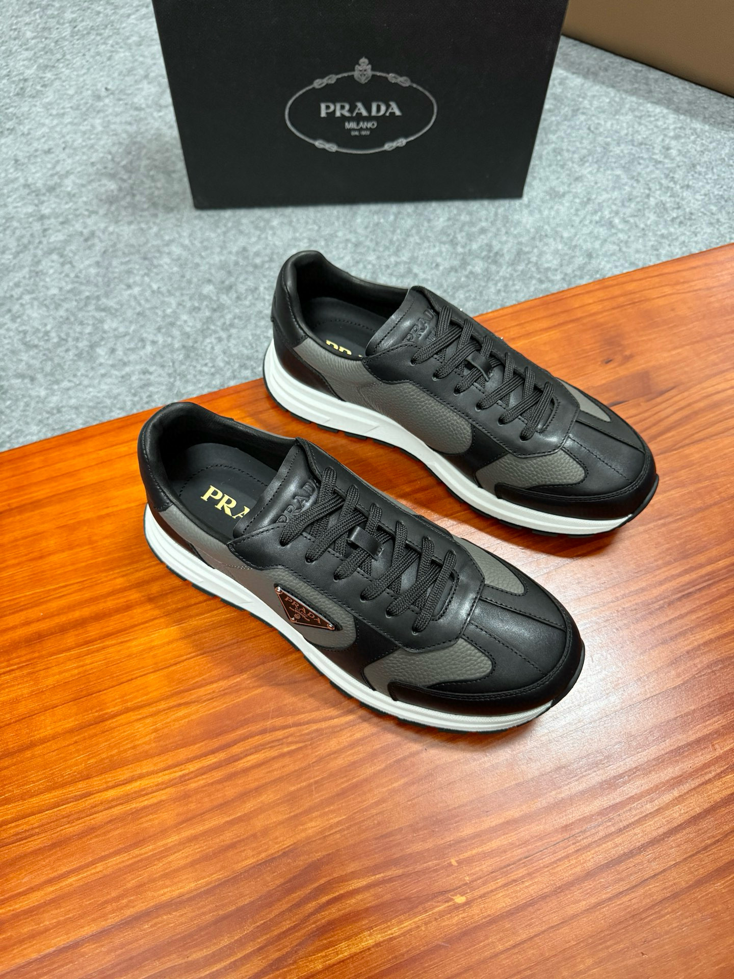 프라다 Prada Prax 스니커즈