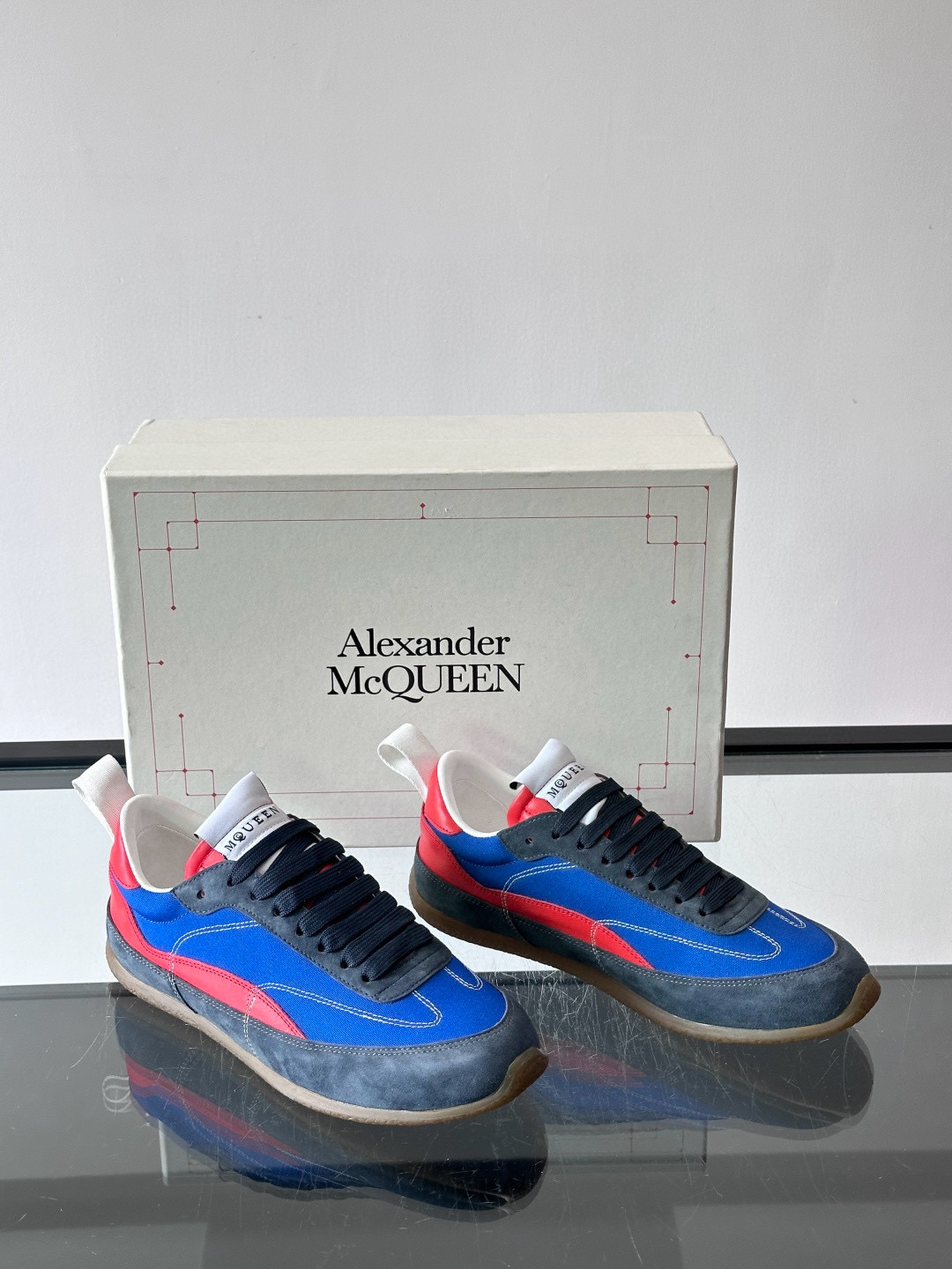 Alexander McQueen 스니커즈