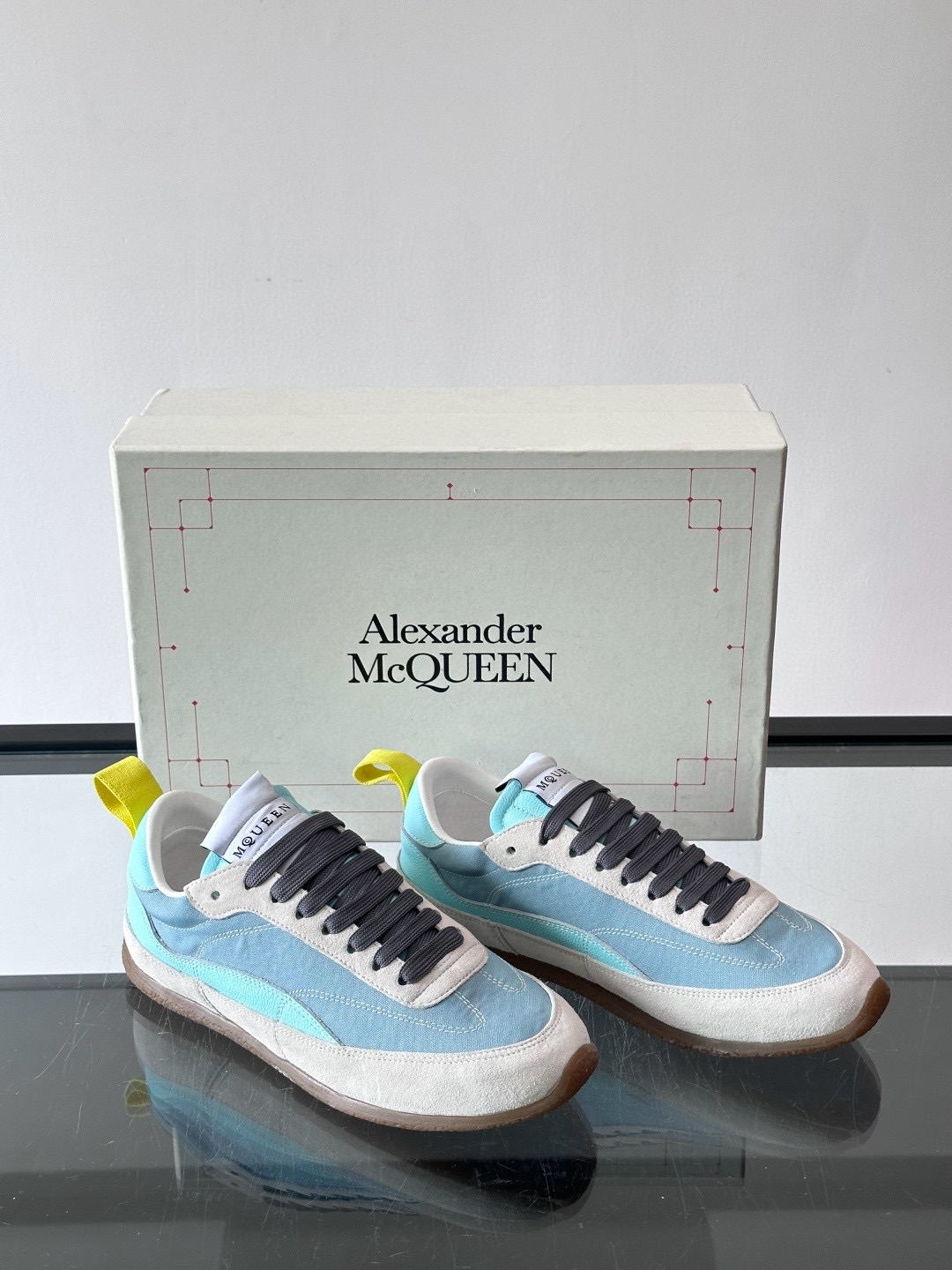 Alexander McQueen 스니커즈