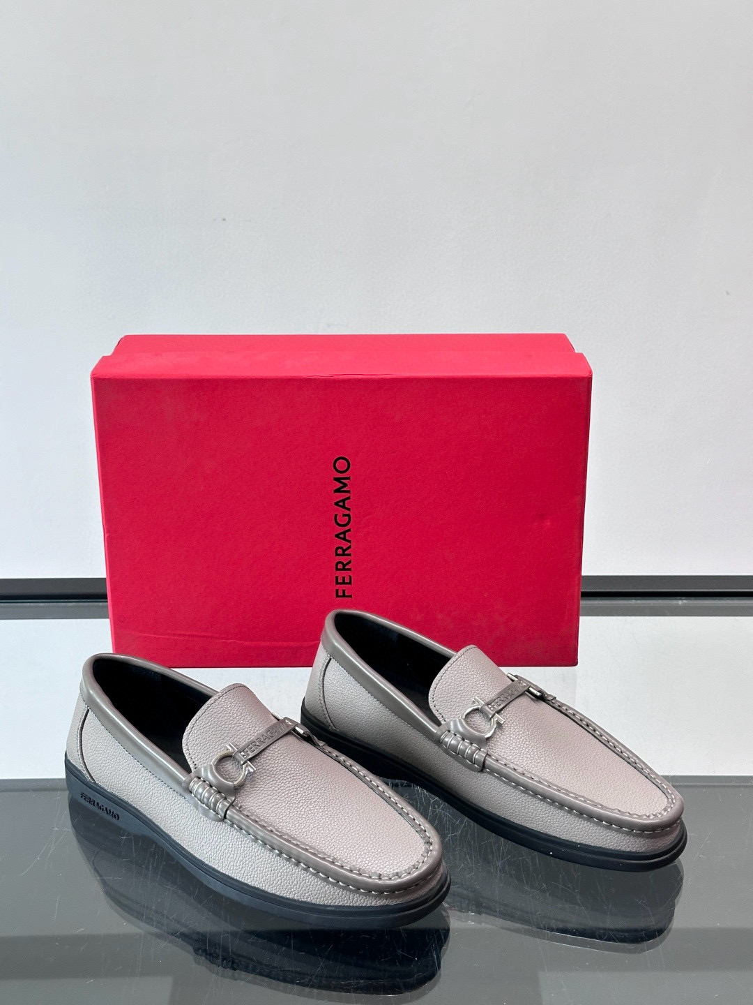 살바토레 페라가모 Salvatore Ferragamo 로퍼