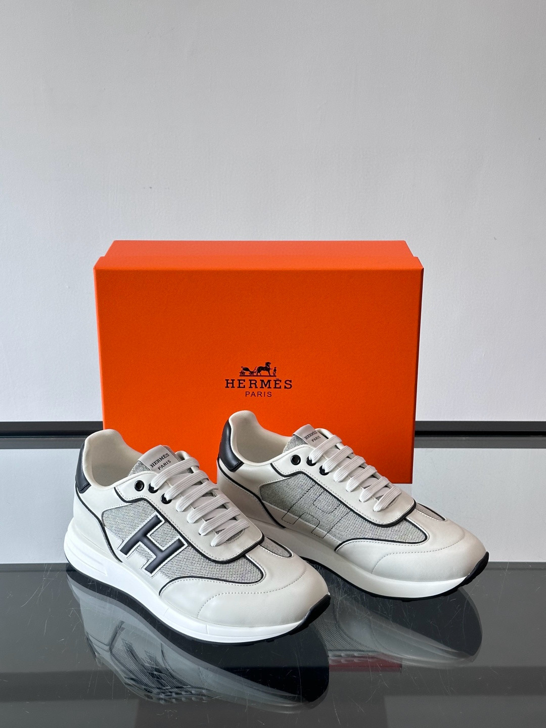 에르메스 Hermes 스니커즈