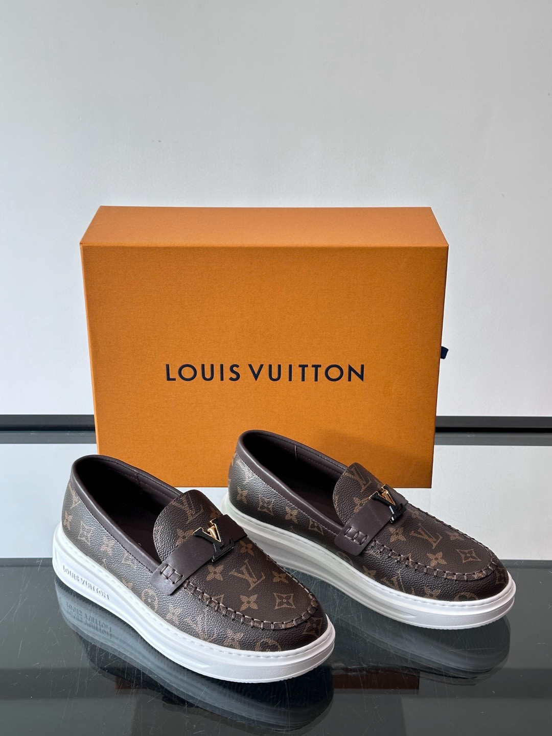루이비통 Louis Vuitton Estate 로퍼