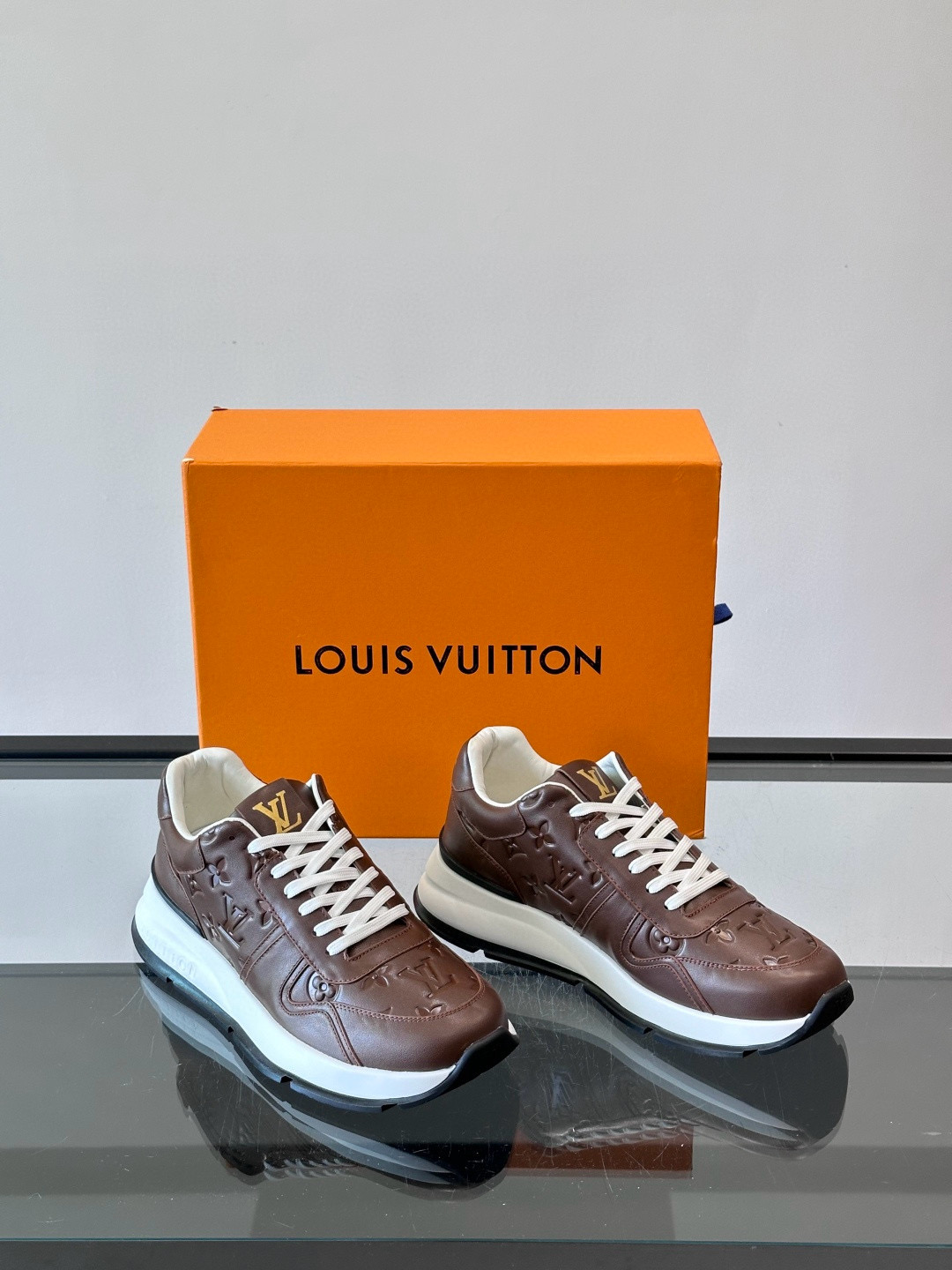 루이비통 Louis Vuitton 스니커즈
