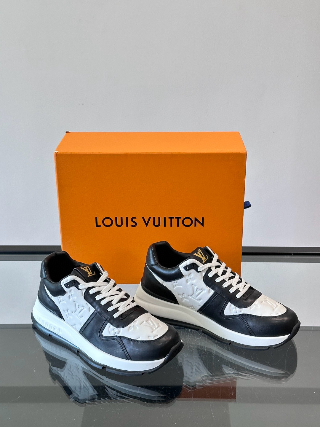 루이비통 Louis Vuitton 스니커즈