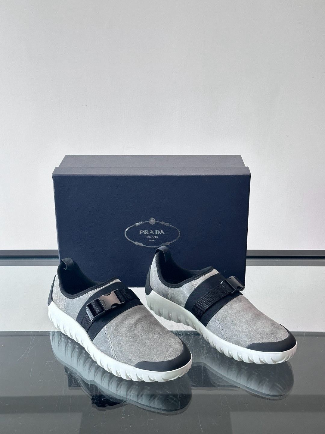 프라다 Prada 스니커즈