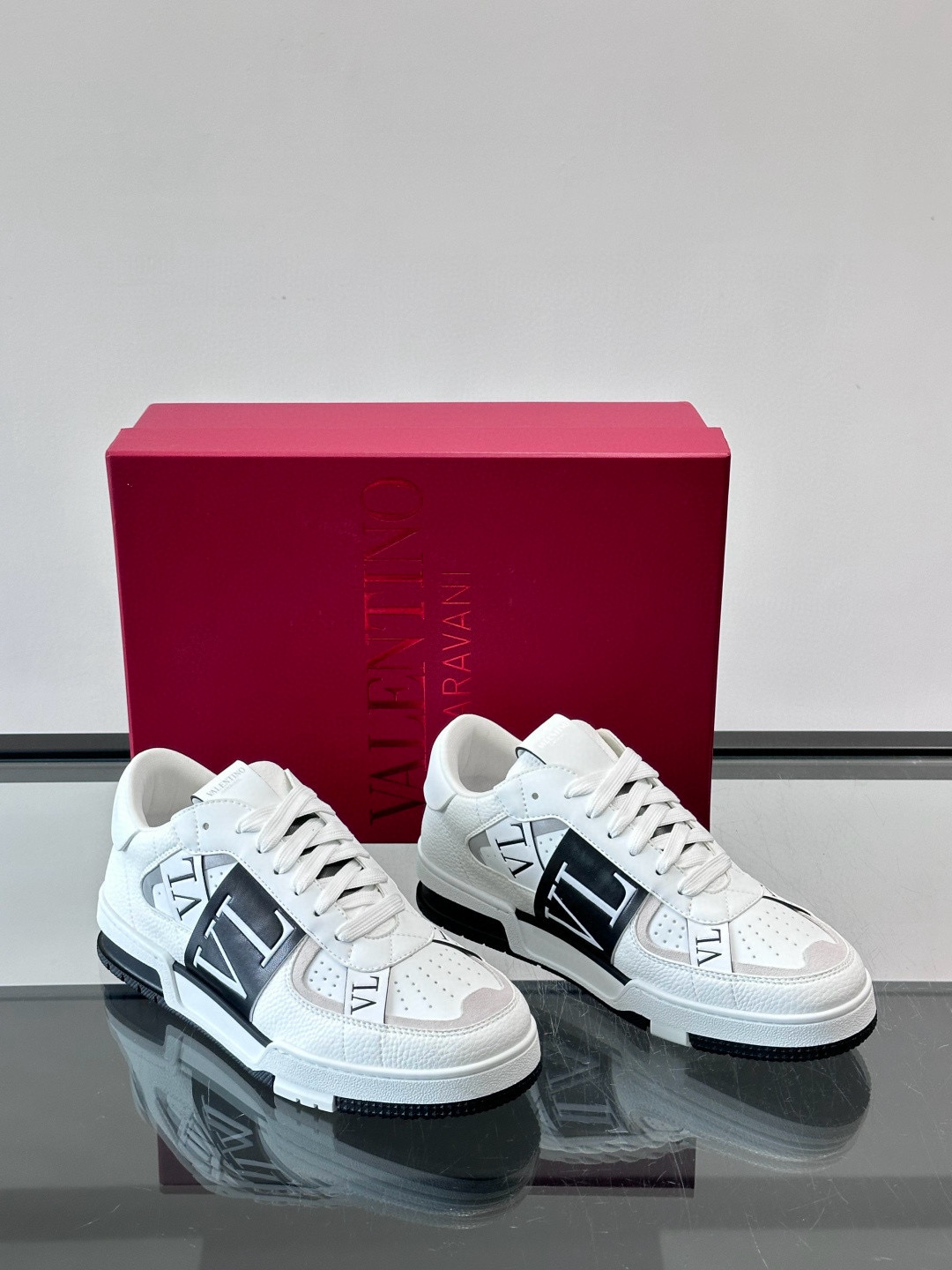 발렌티노 Valentino 스니커즈