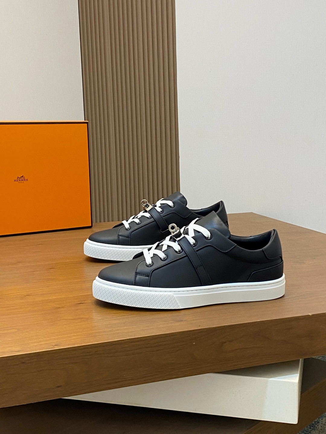 에르메스 Hermes 스니커즈