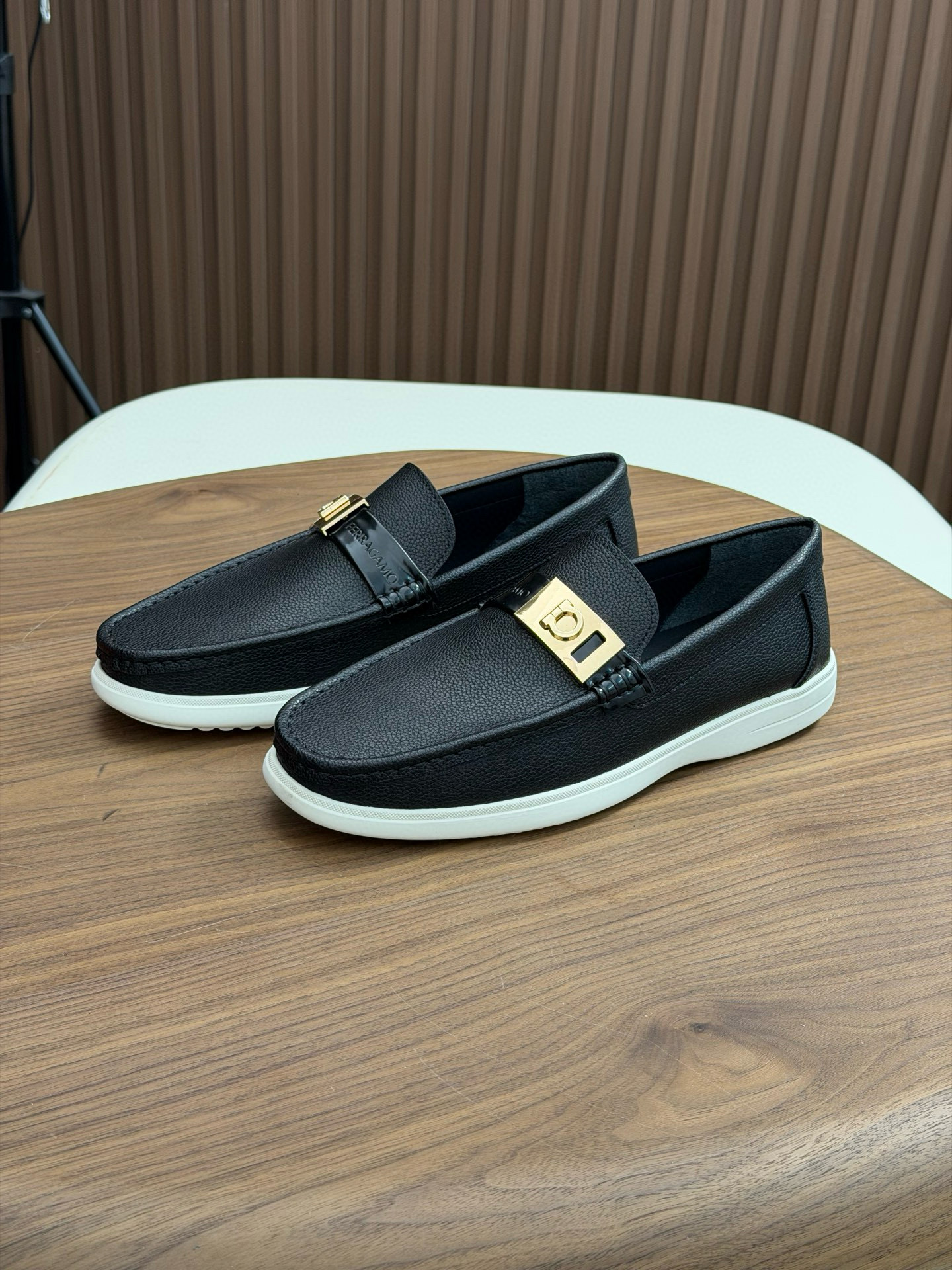살바토레 페라가모 Salvatore Ferragamo 로퍼