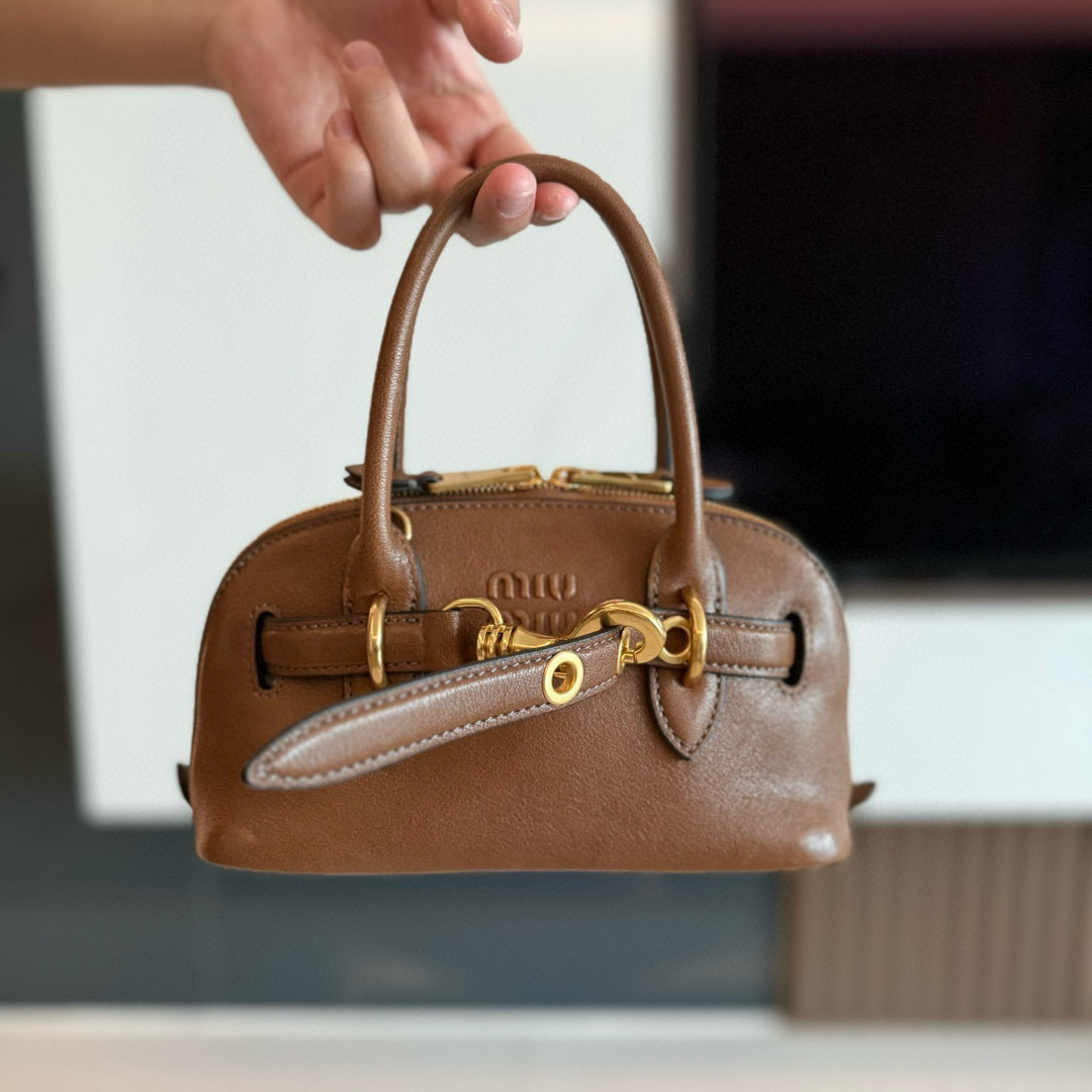 미우 미우 Miu Miu 5BP090 Aventure 미니 나파 가죽 백 Oak 21cm