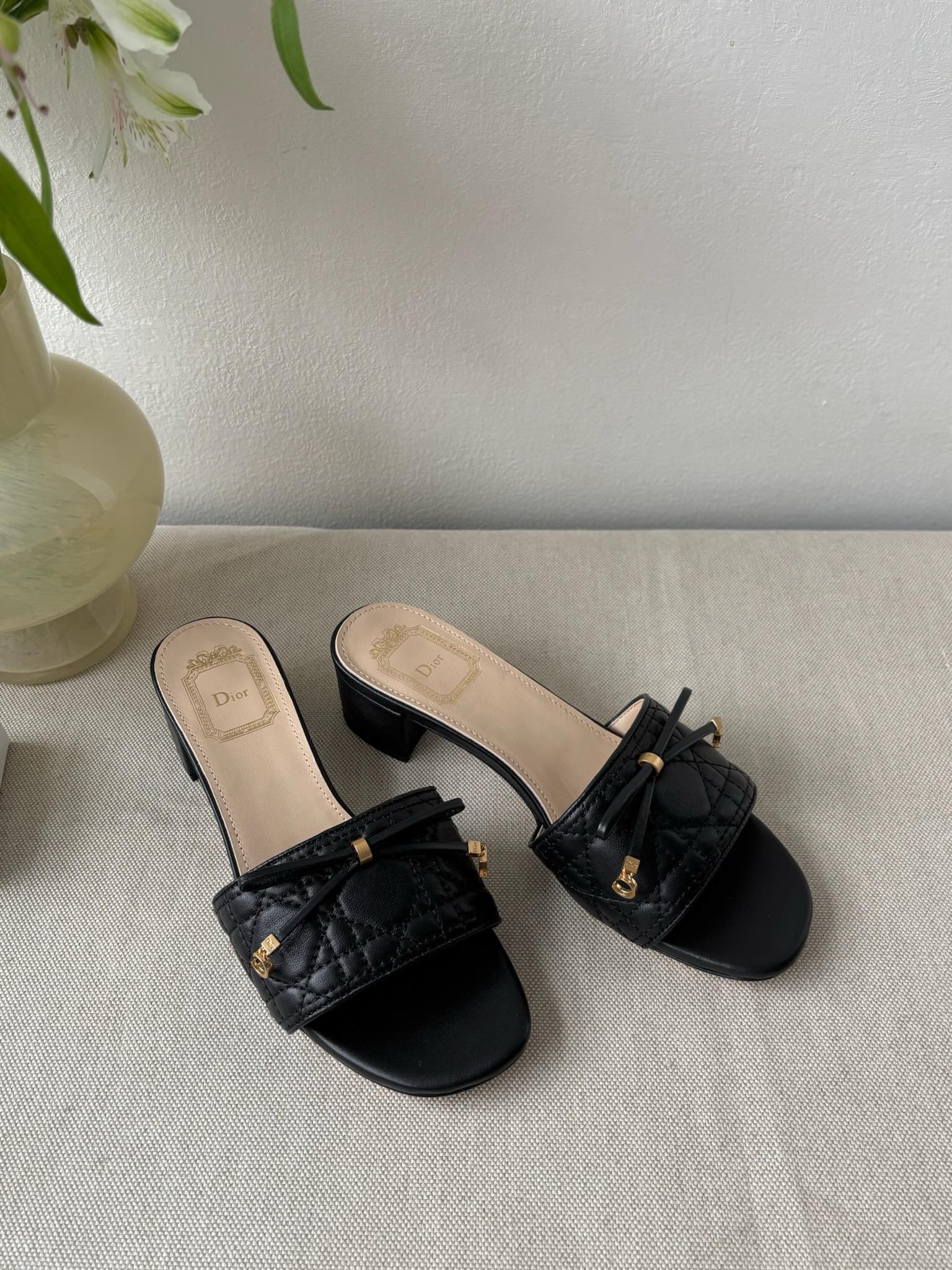 디올 Dior Cannage Heeled Mule Quilted Cannage Lambskin Black