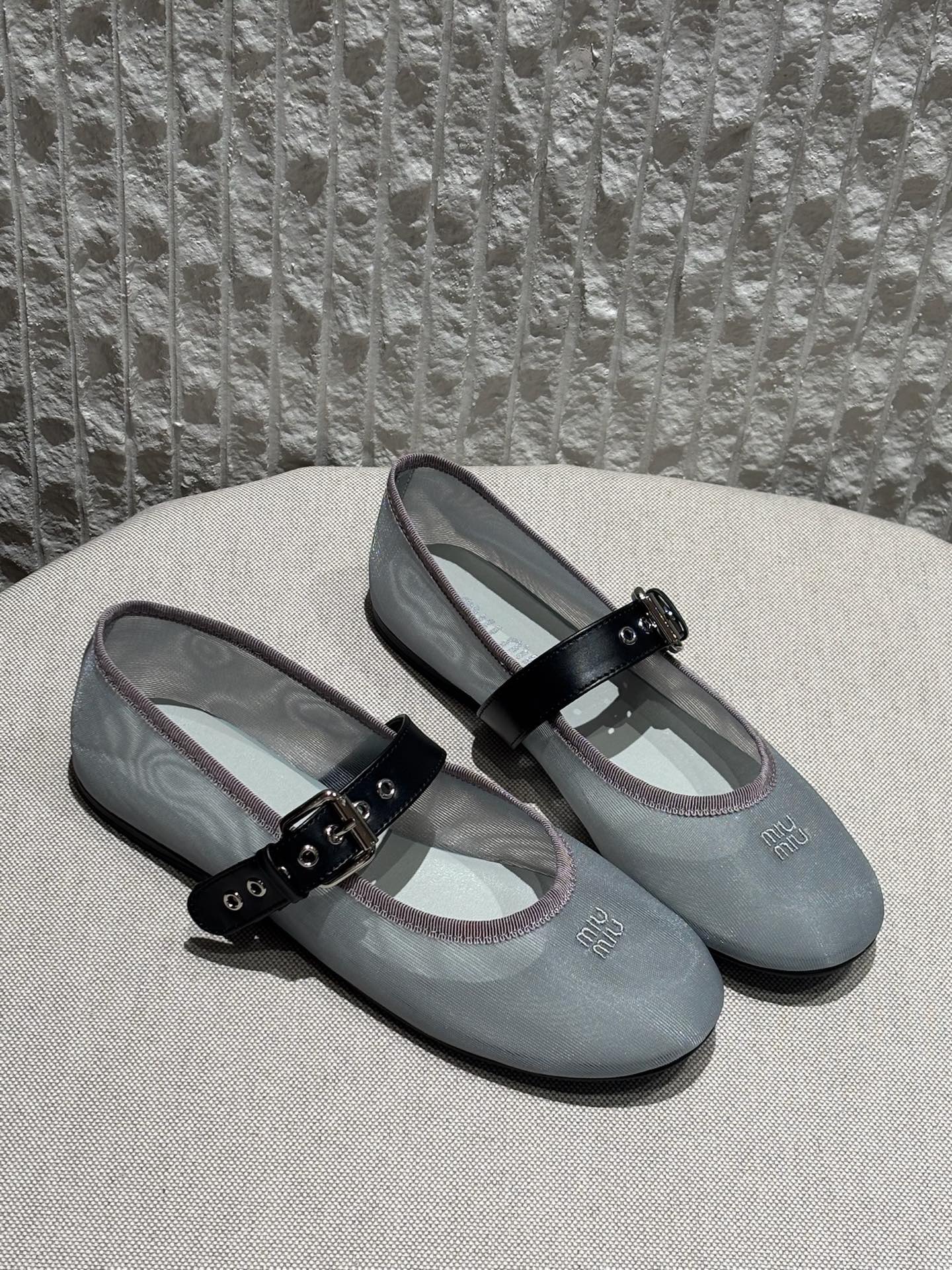 미우 미우 Miu Miu 플랫